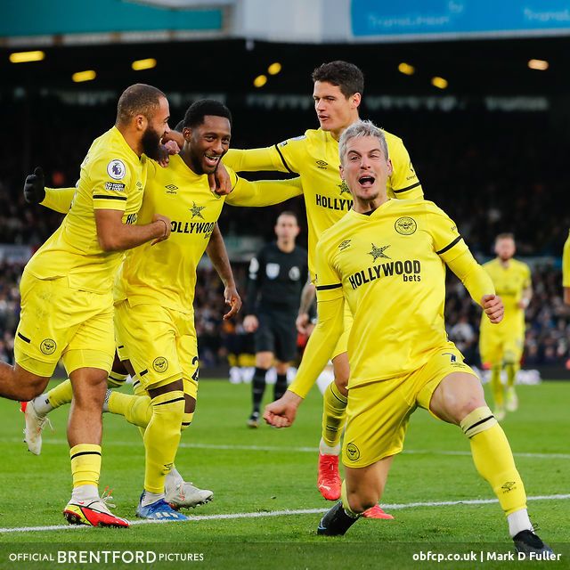 818: Both Fans Not Happy As Late Leeds Goal Denies Bees Deserved Win  - Beesotted Weekend Review Podcast episode artwork