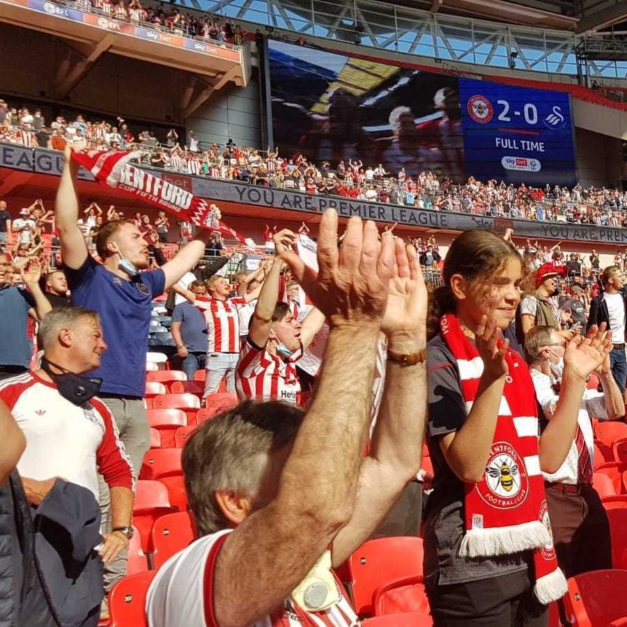 755: Bees Are Premier League Bound - Post Brentford v Swansea Playoff Final Podcast From Wembley and the Pub