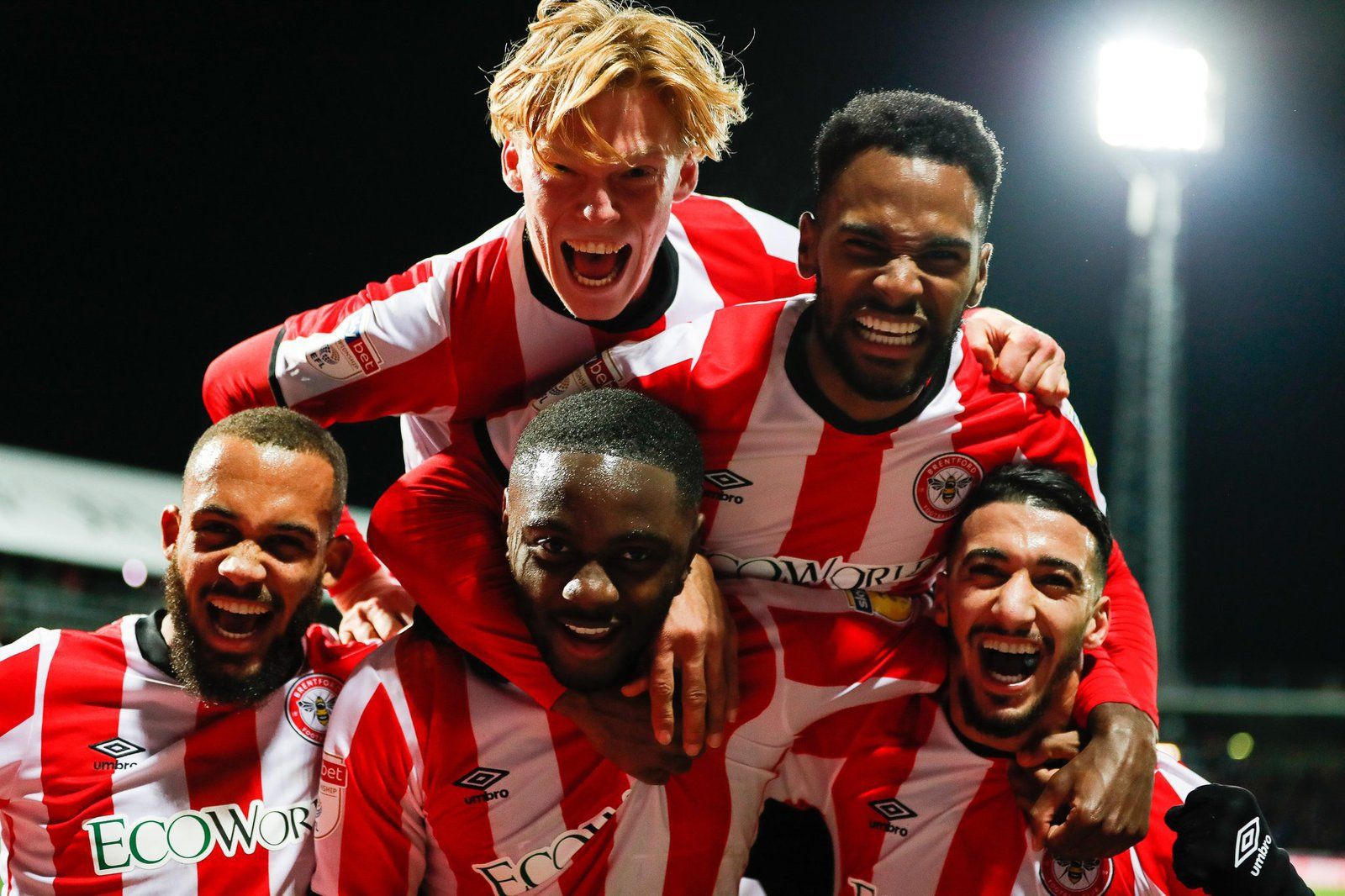 590: Brentford 7 Luton 0 - Post-Match Podcast From The Pub
