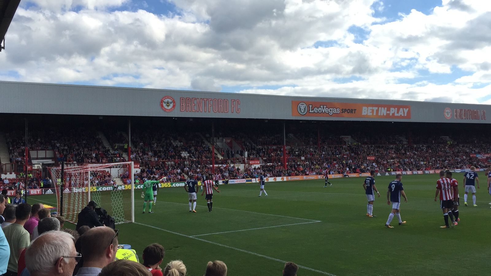 310: Brentford 3 Nottingham Forest 4 - post-match podcast from the pub