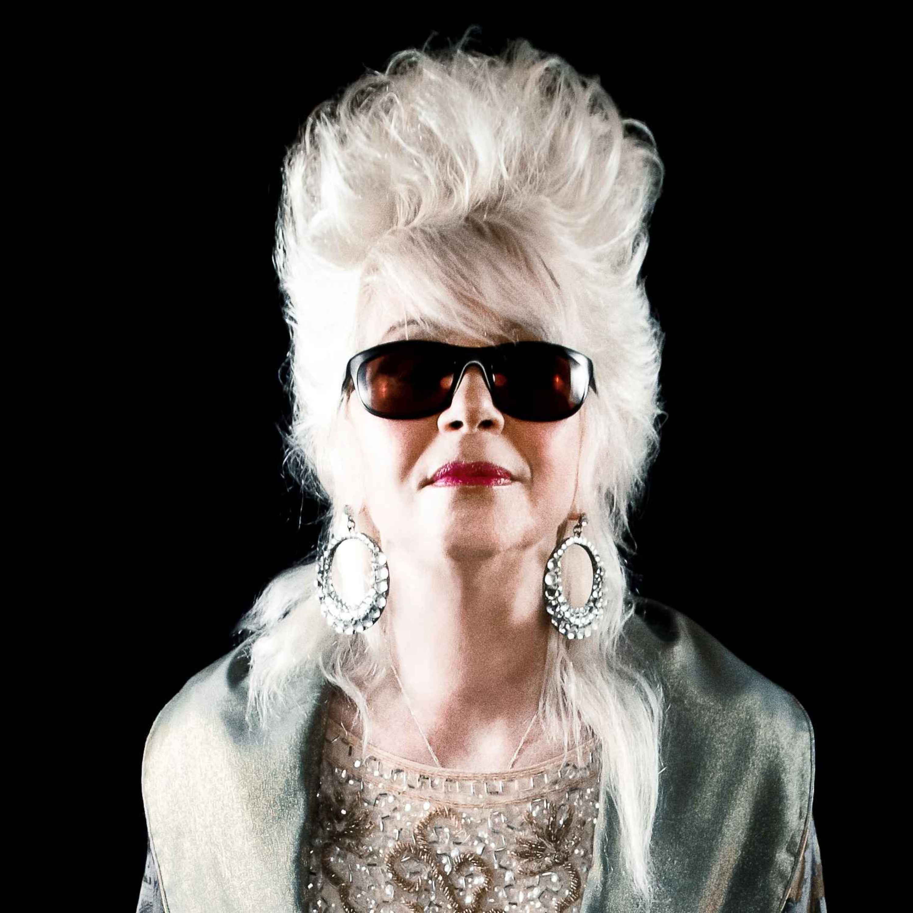 Iconic Beehive Queen, SNL's Christine Ohlman! episode artwork