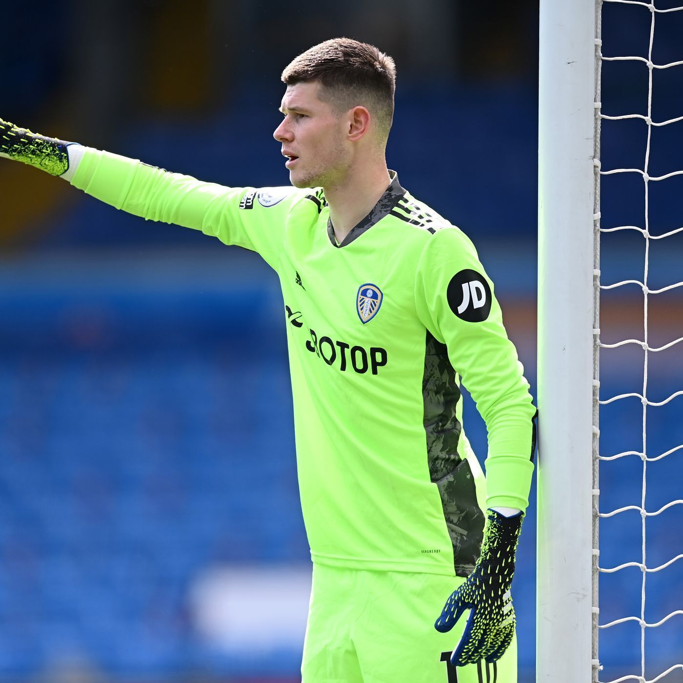 453: SPURS CHAT: THE 60 SECOND SPURS NEWS UPDATE: Interest in Leeds Goalkeeper Meslier, Marseille Ban, Deki on Conte (Daily Tottenham/Spurs Podcast)