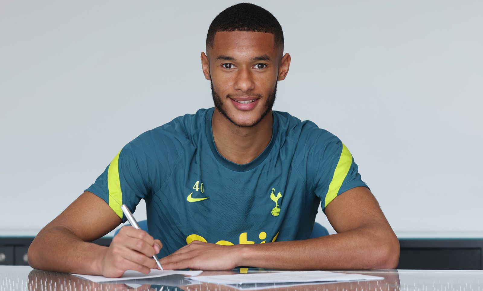 56: SPURS CHAT: THE LATEST TOTTENHAM NEWS: New Contract for Austin, Joe Hart Reveals Brutal Conversation With Nuno, International Duty, Yaya on the Academy (Daily Tottenham/Spurs Podcast)