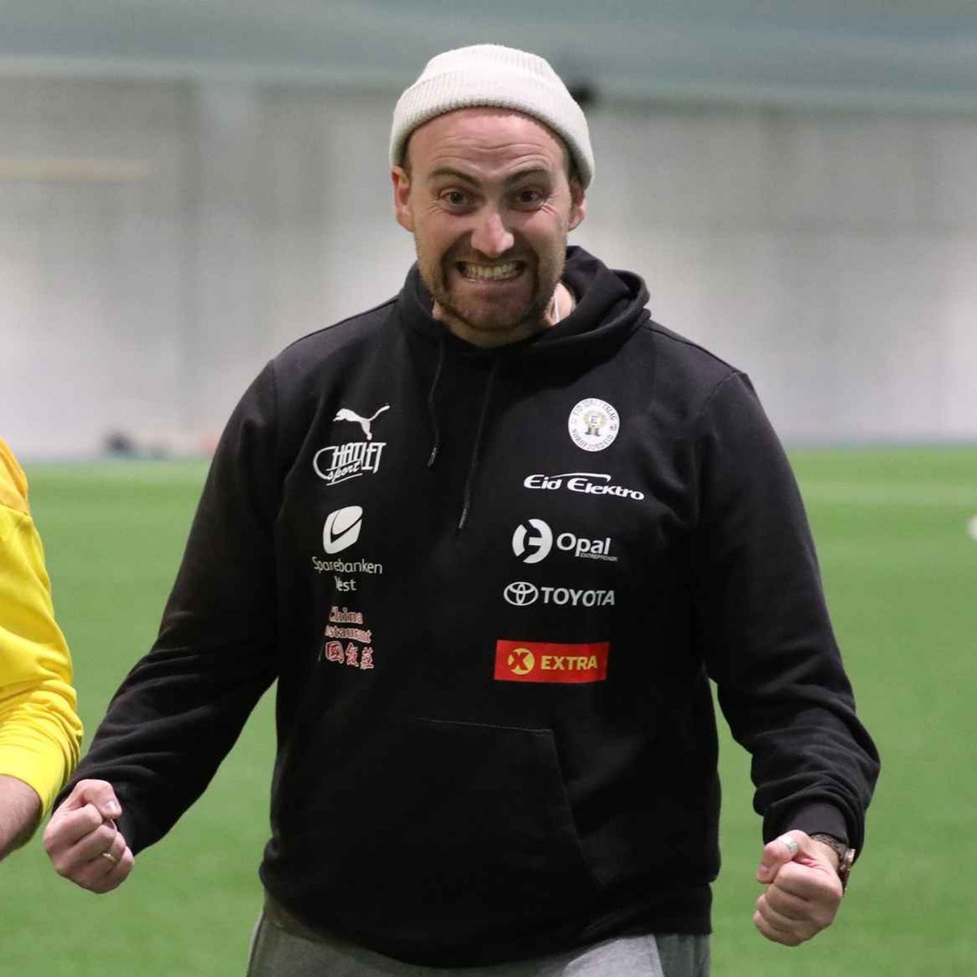 Fotballprat: Dan Jøran trur at éin stor fotballklubb, Nordfjord FK, kunne vore tingen