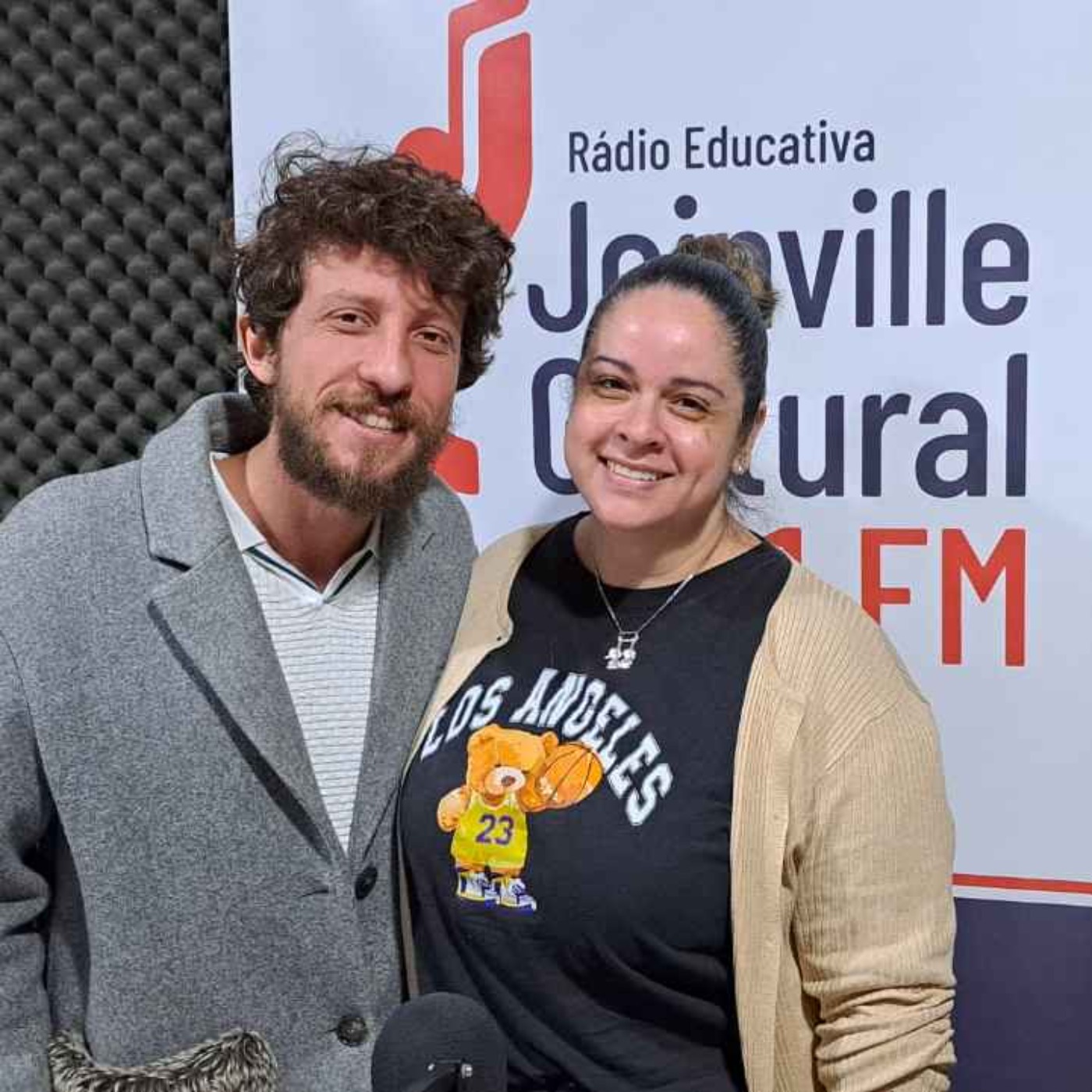 PAPO EM DIA - Jean Smekatz apresenta a exposição Corpo-carne Corpo-sagrado um diálogo com o acervo do MAJ episode artwork