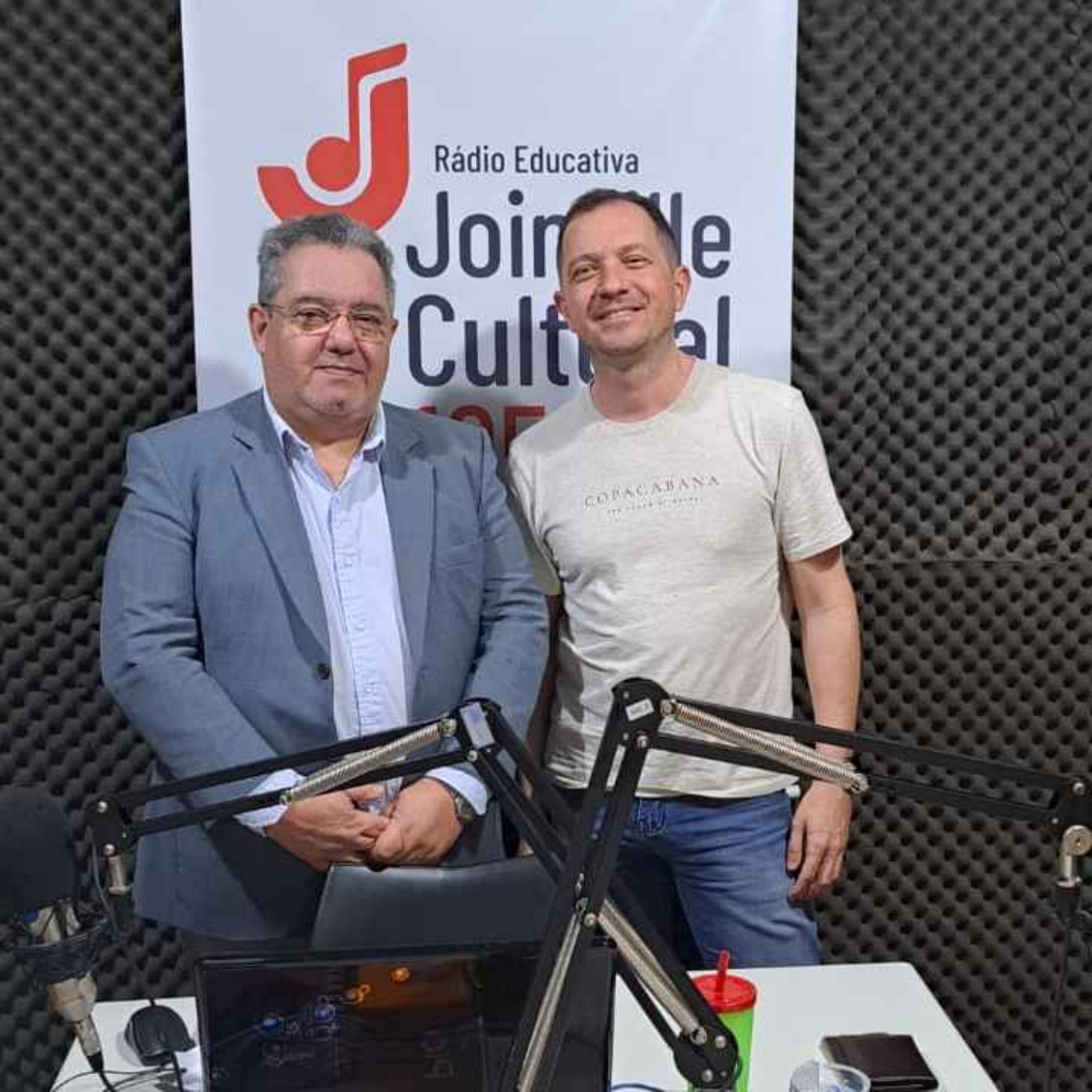 PAPO EM DIA - Cássio Corrêa fala sobre a participação da companhia Essaé no Festival Mundial de Teatro de Bonecos, na França