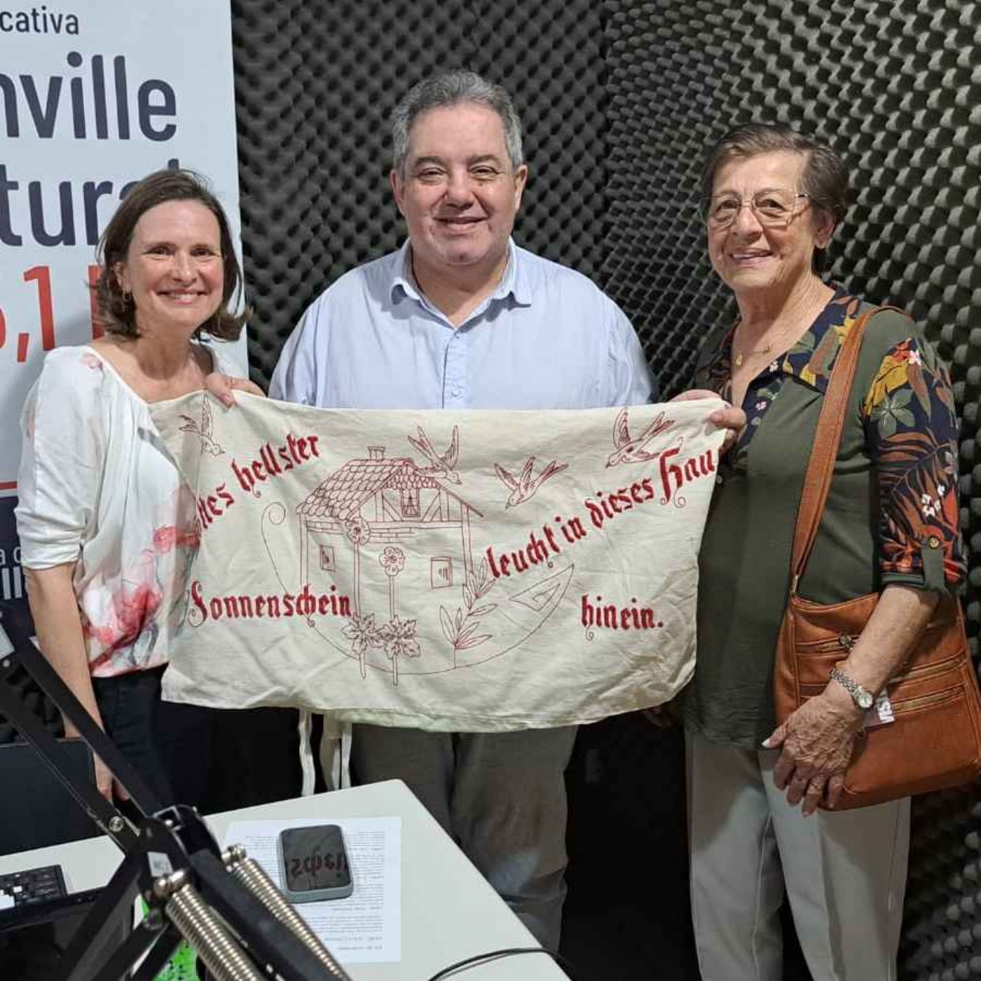 PAPO EM DIA - Ana Luiza Gern e Leni Maria Zimmermann falam sobre o projeto Mãos que Contam Histórias episode artwork