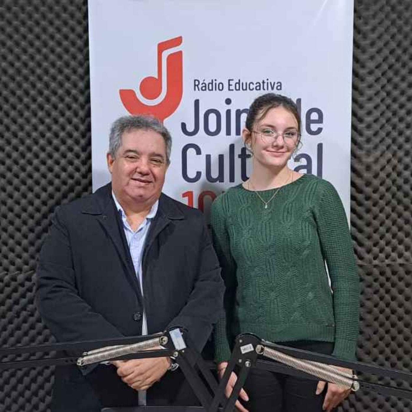 PAPO EM DIA - Lara Deretti de Souza lança o livro Jovens Cativos
