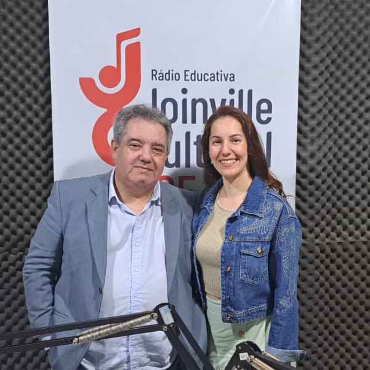 PAPO EM DIA - Andréia Velasco fala sobre o Trilhas da Educação episode artwork