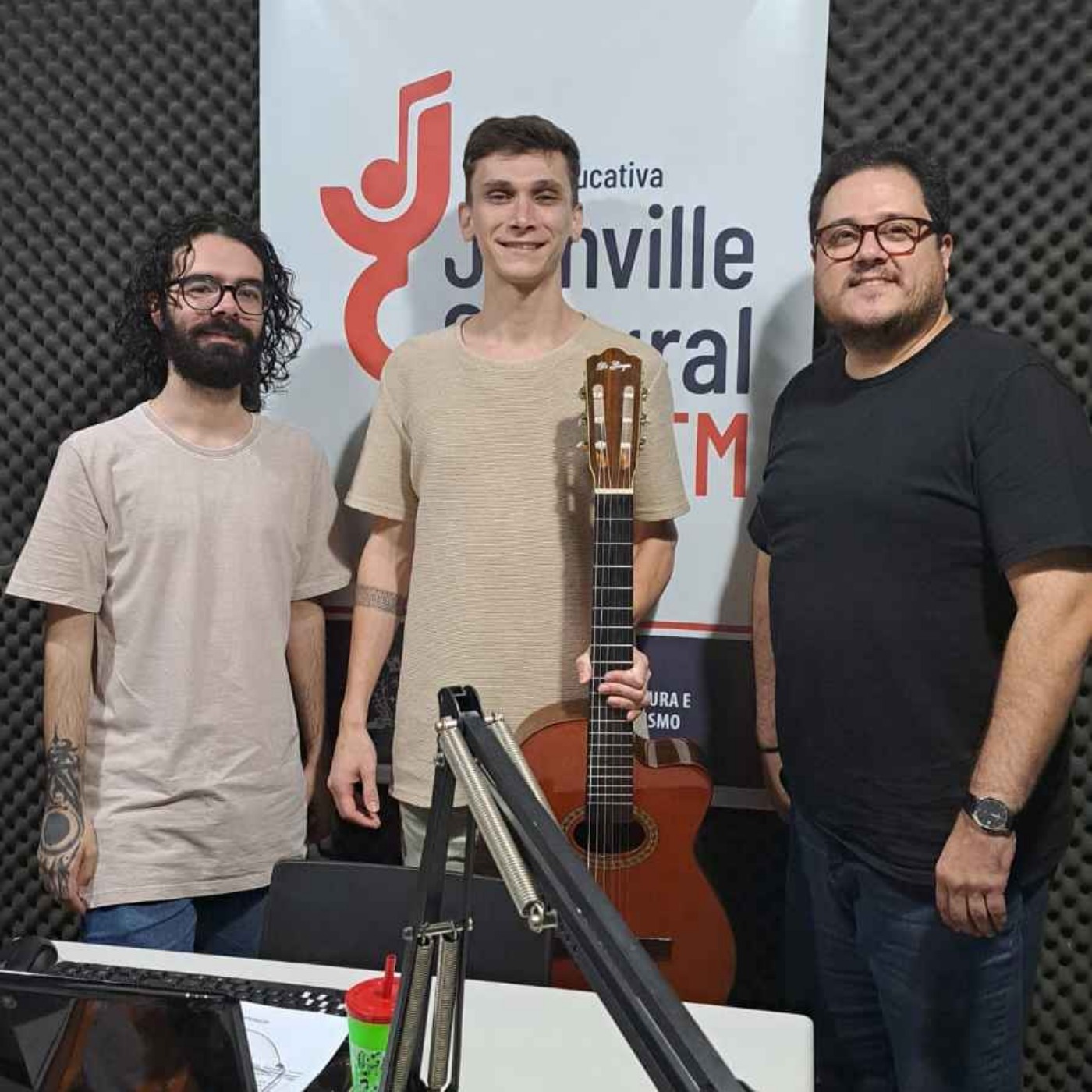PAPO EM DIA - Vitor D'Lin fala sobre sua trajetória musical episode artwork