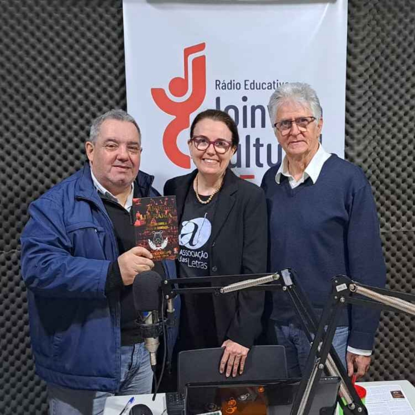 PAPO EM DIA - Bernadete Costa e Romualdo Ramos falam sobre o encontro Catarinense de Escritores e Leitores episode artwork
