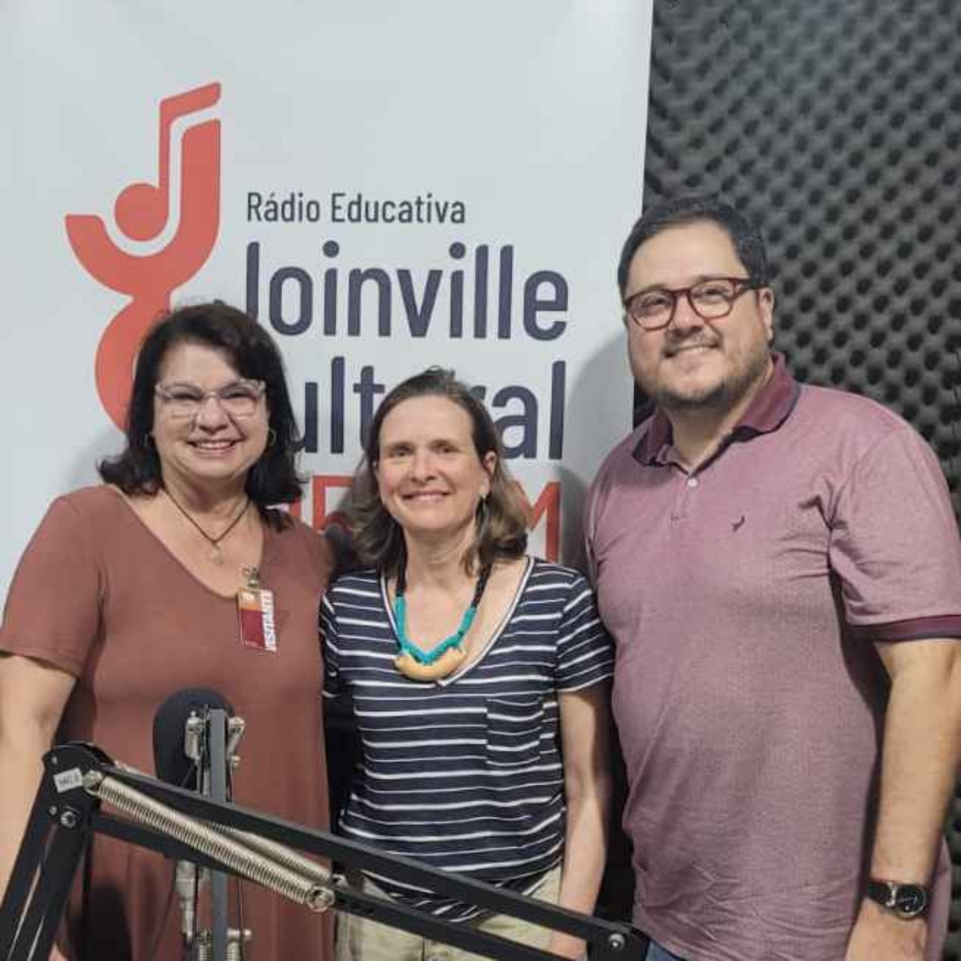 PAPO EM DIA - Ana Gern e Maria Cristina Dias apresentam a exposição Mãos que Contam Histórias.jfif episode artwork