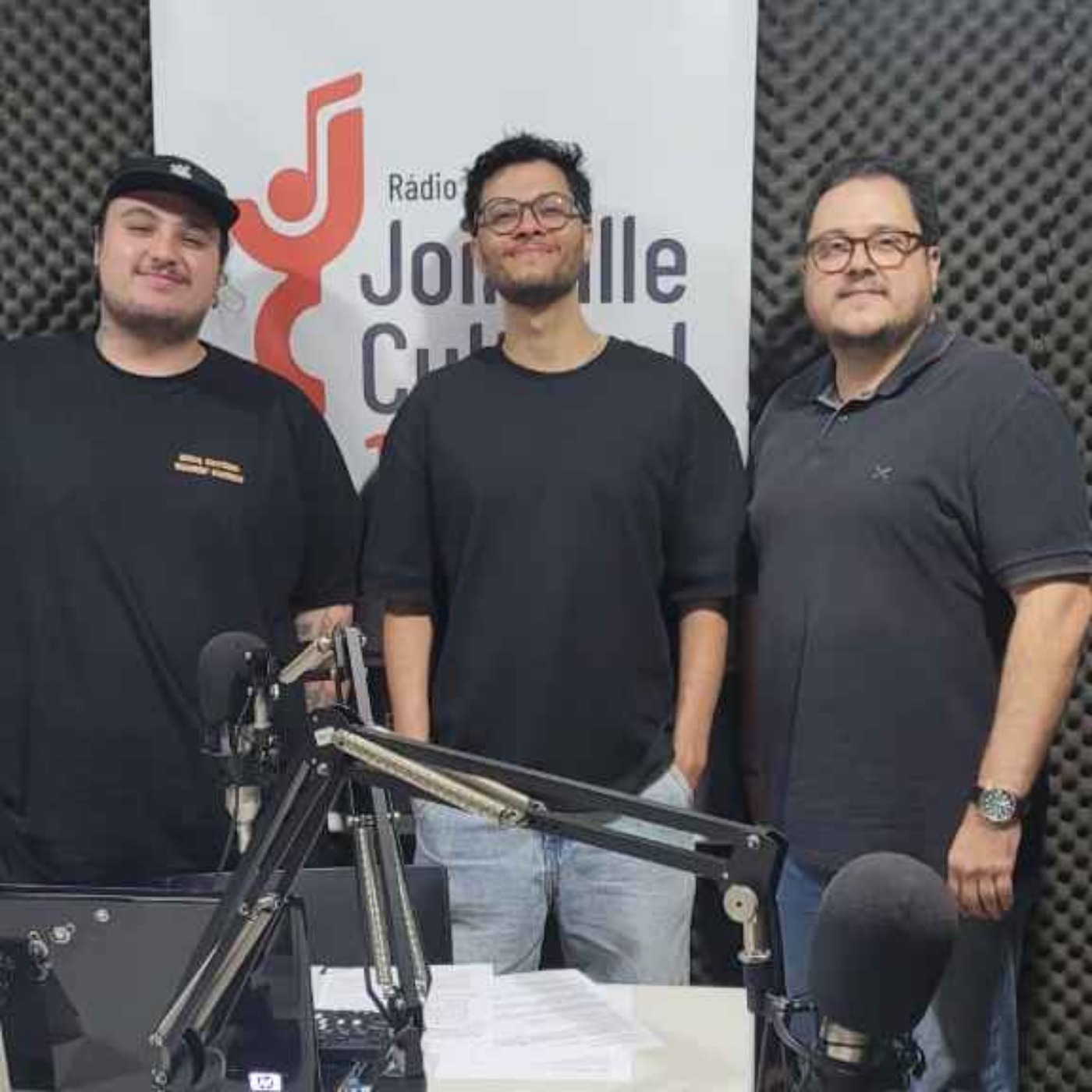 PAPO EM DIA -  Luiz Barbosa e Vitor Busarello dão entrevista sobre o show Prólogo: Raízes episode artwork