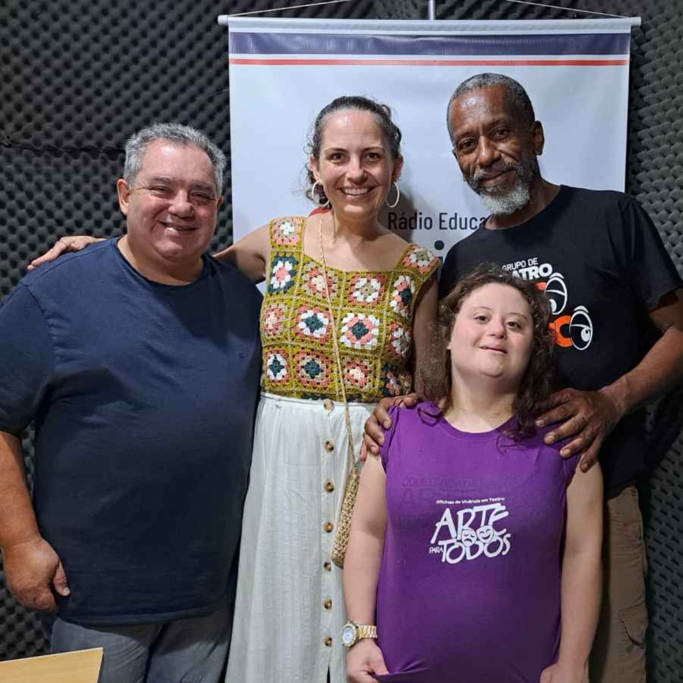 PAPO EM DIA - Congresso da Federação Catarinense de Teatro (ConFECATE) - Josi Tomaz, Atriz, Produtora e Organizadora do Congresso; Robson Benta, Professor, Ator, Diretor de Teatro e Integrante do Instituto Impar episode artwork
