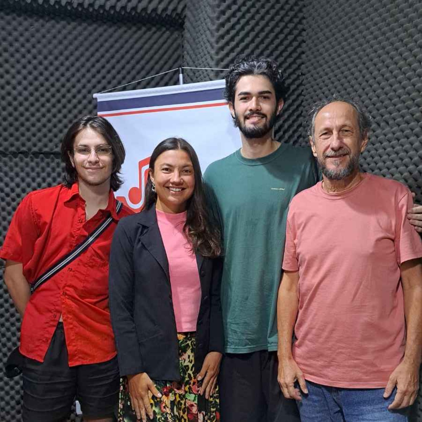 PAPO EM DIA - 2ª Mostra de Cinema da UNISOCIESC - Professor de Cinema e Audiovisual Tirotti e os Acadêmicos Eric Pimentel e Victhor Weber.