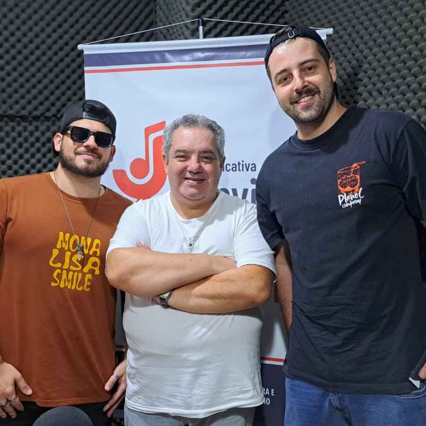 PAPO EM DIA - Lançamento do single “Lá Vem Ela” - Músicos Bernardo Darabas e Ricardo Hostin episode artwork