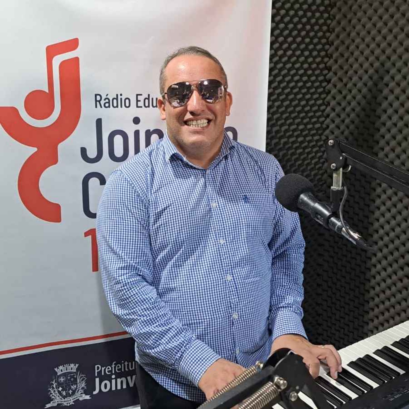 PAPO EM DIA - Show-tributo em homenagem ao cantor Elton John na Sociedade Cultural Lírica - Músico Tobias Alexandre