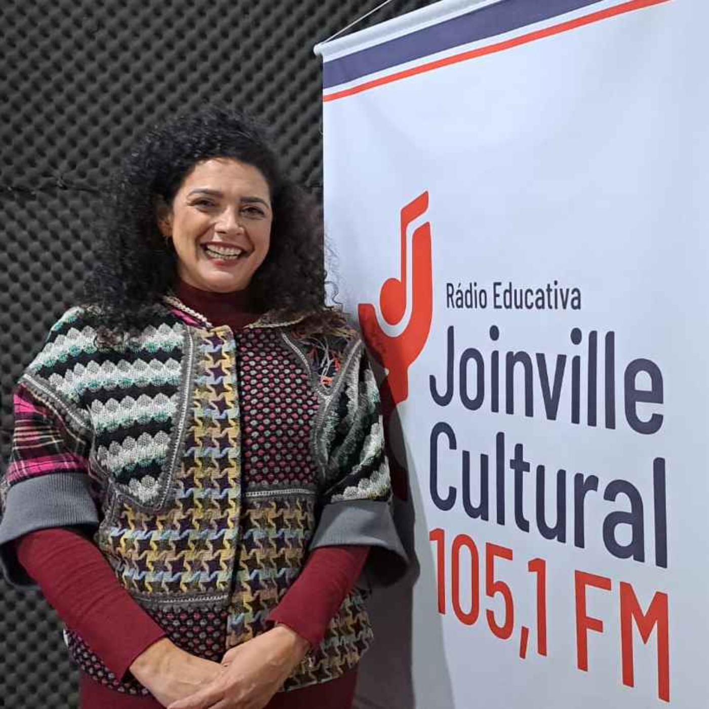 PAPO EM DIA - Galeria 33 recebe a pré-estreia do documentário "Joinville de Toda Nossa Infância" - Katiana Machado episode artwork