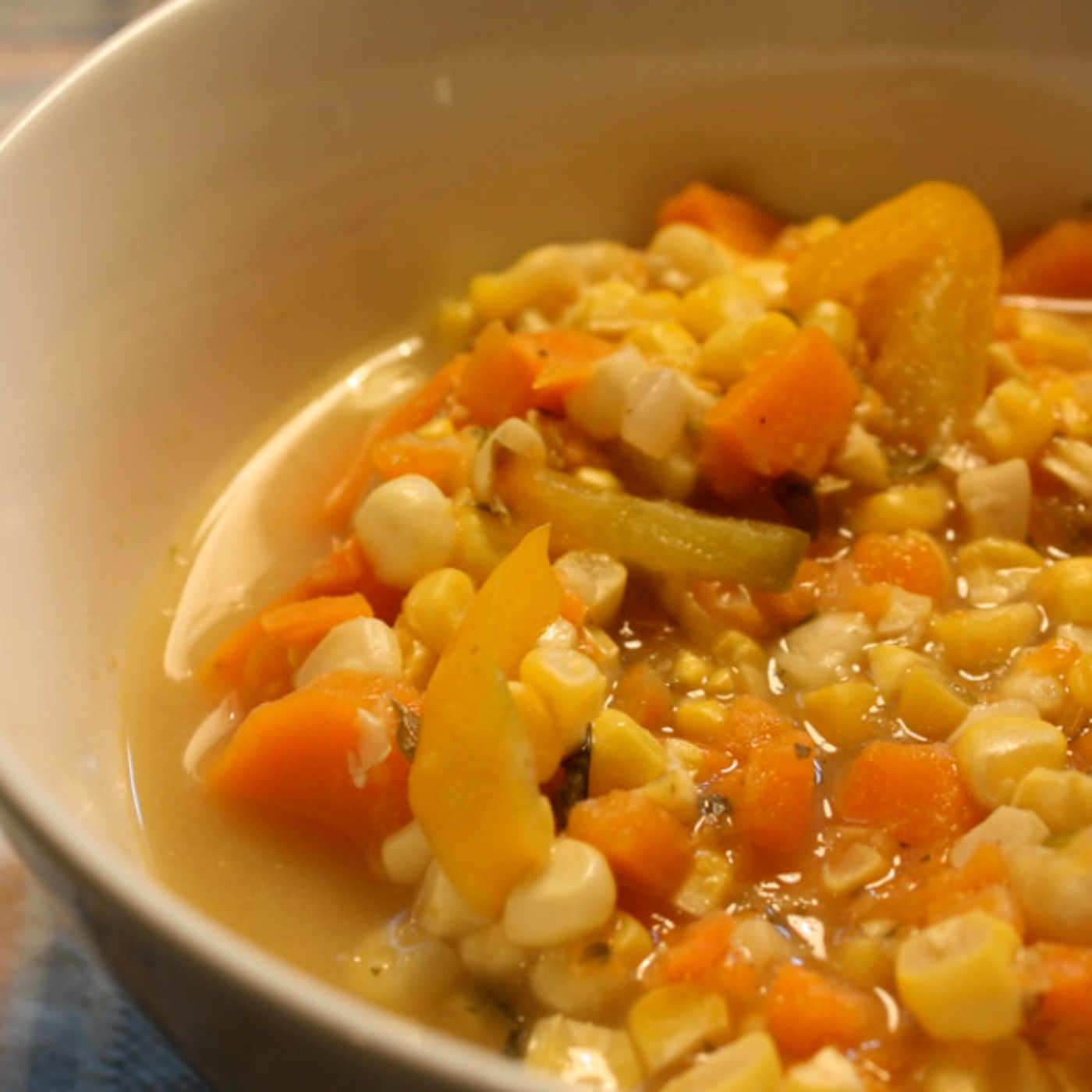 Corn soup (mandaaminaboo) - Anishinaabe WOTD