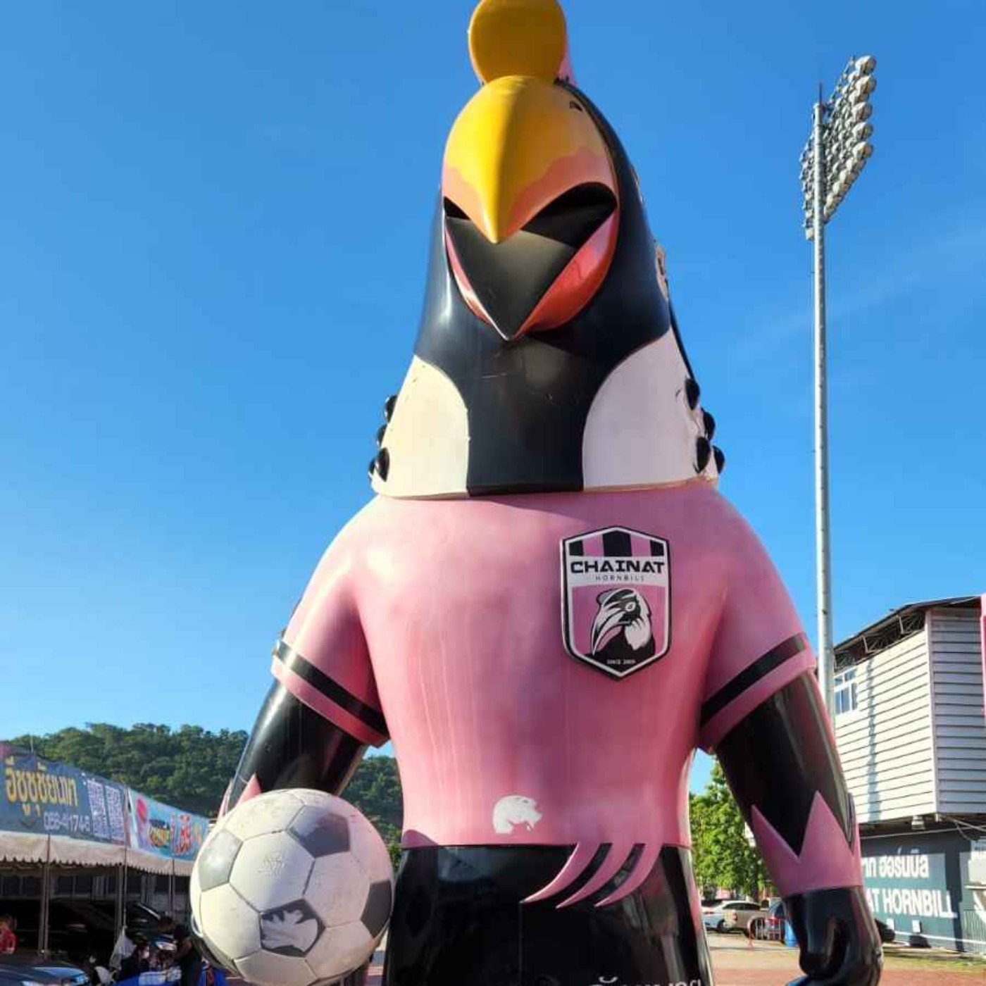 Phrae hit Suphanburi for six