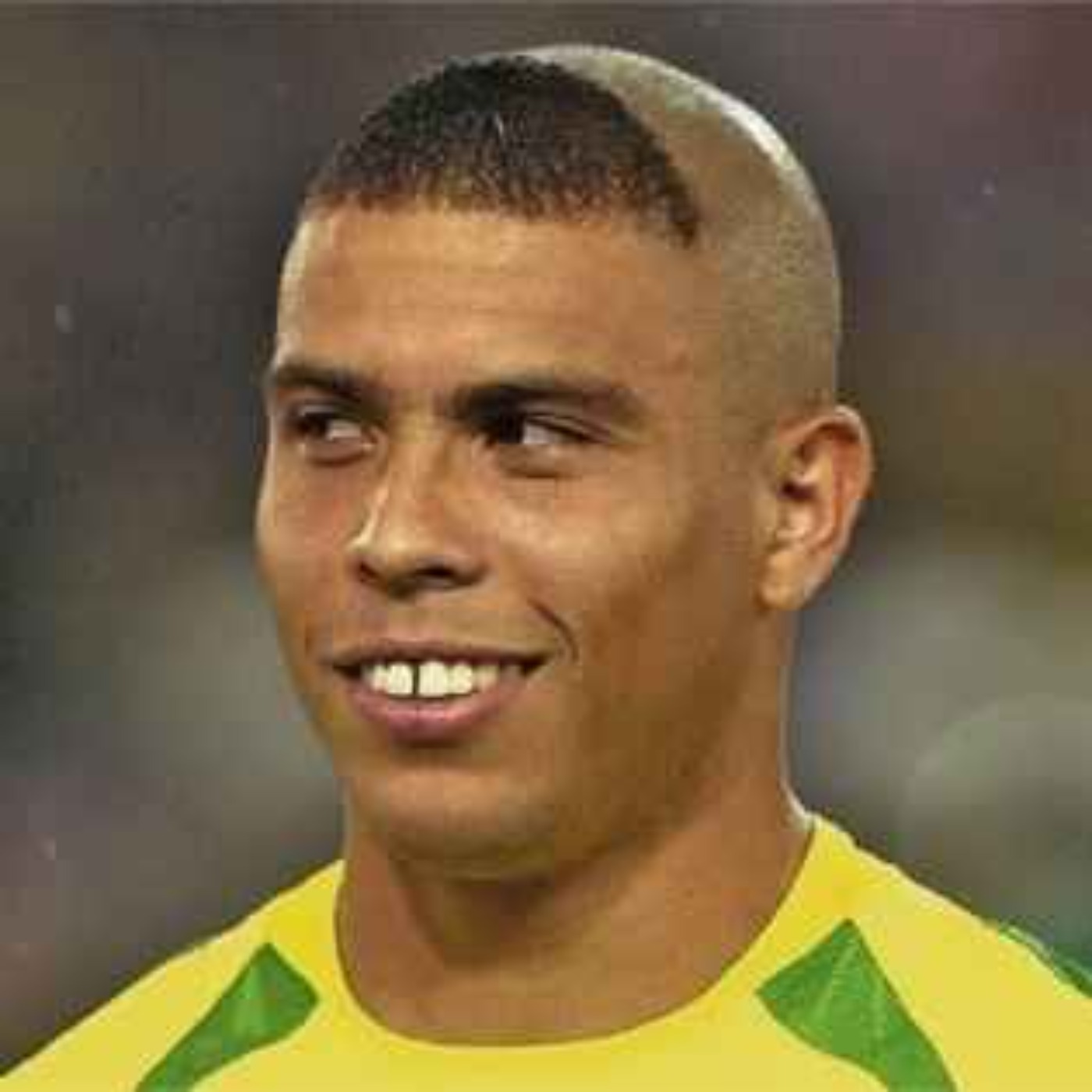 Pourquoi Ronaldo a fait cette coupe de cheveux en 2002 ?