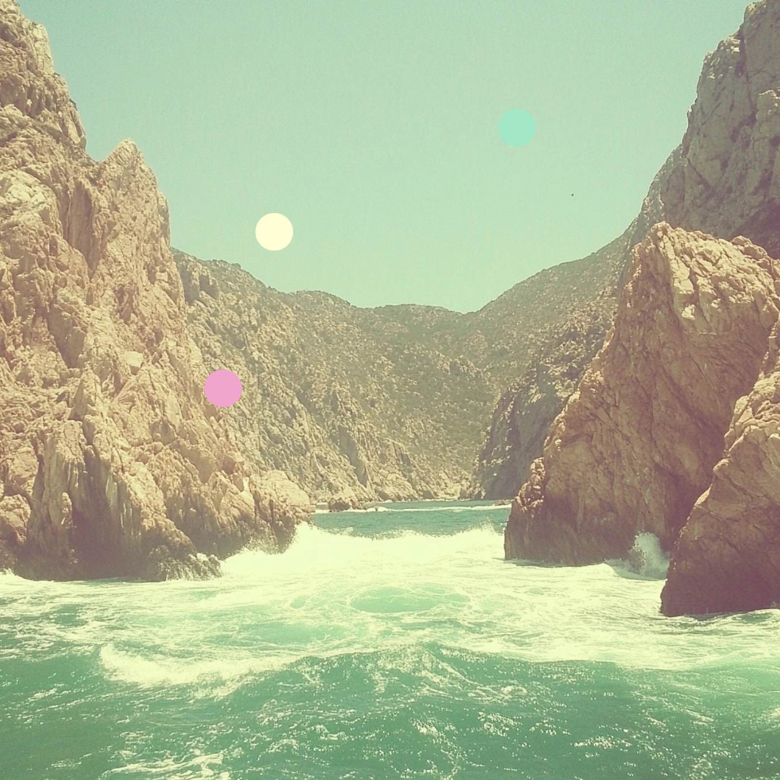 المد القادم في خليج منعزل