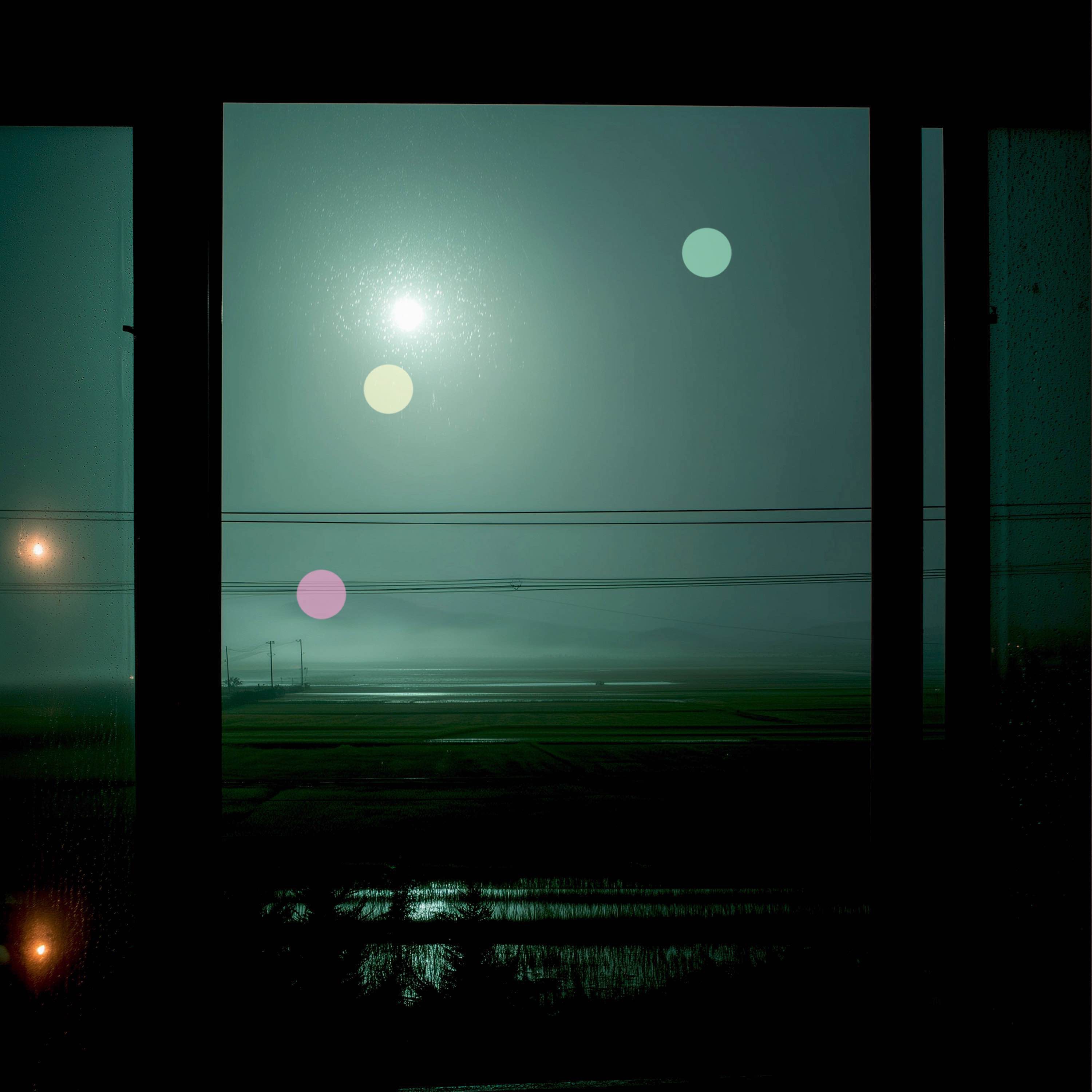 أمطار ليلية من خلال النافذة | أجواء ASMR ريفية