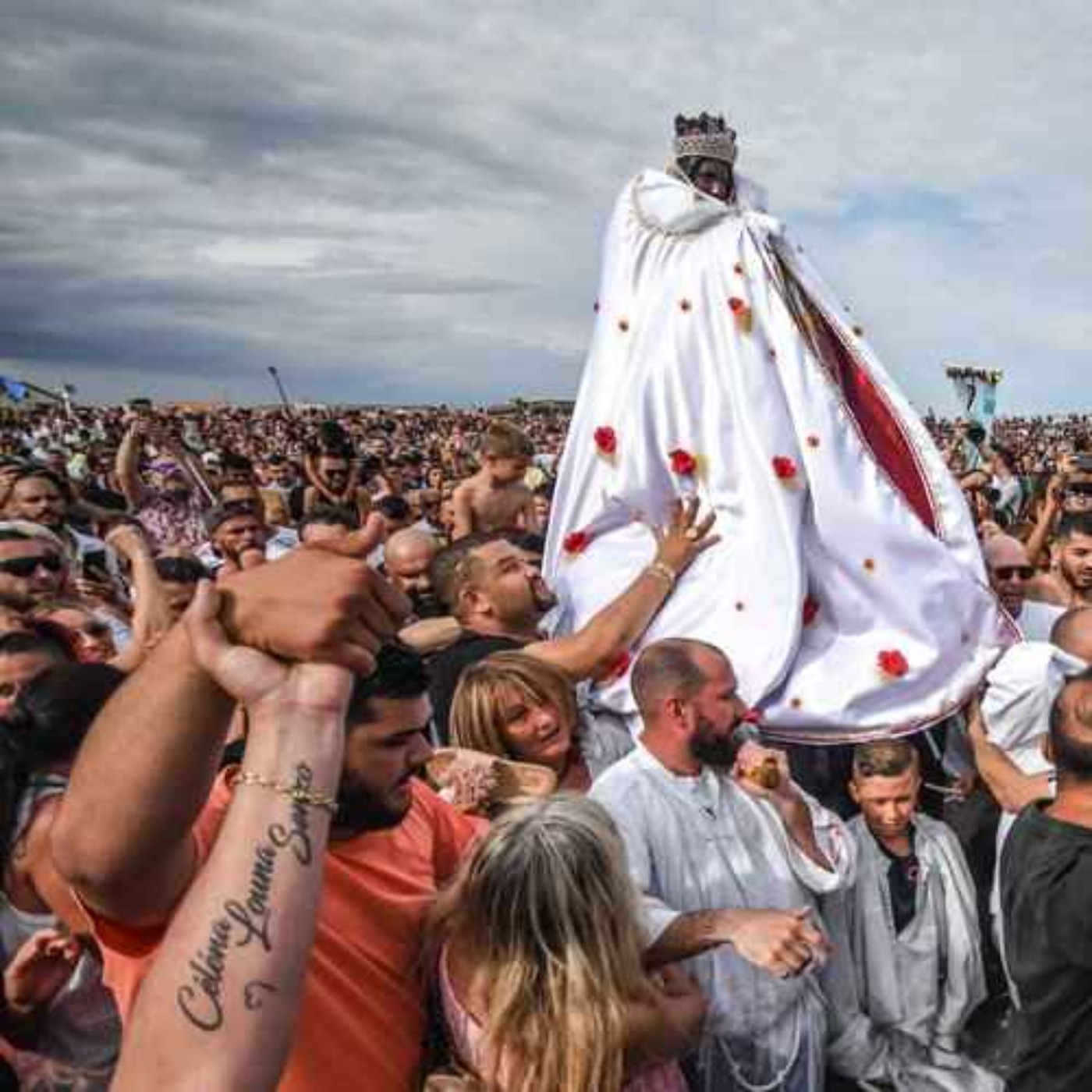 Le Pèlerinage des Gitans aux Saintes maries de la Mer podcast artwork