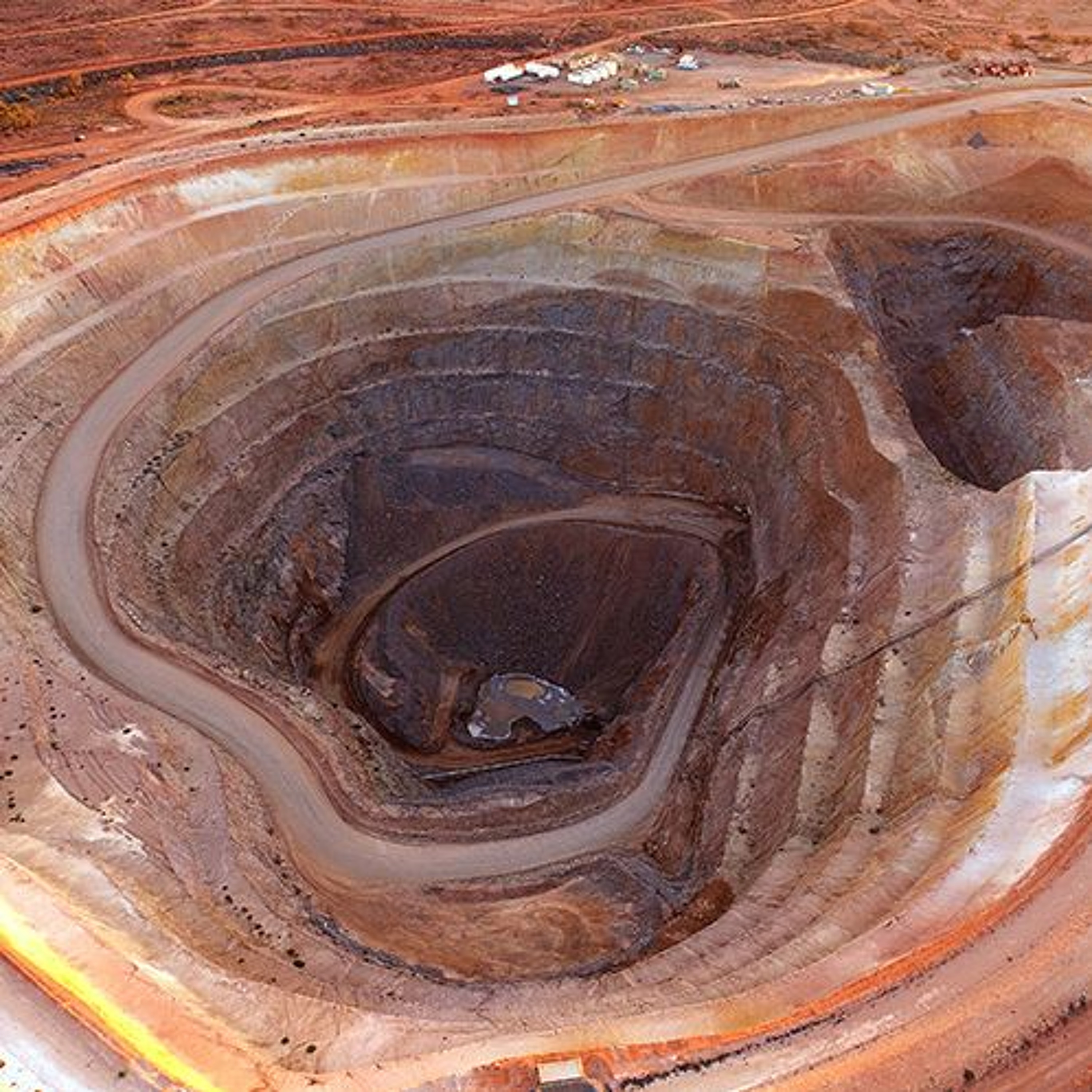 The Toxic Management of Mining Legacies