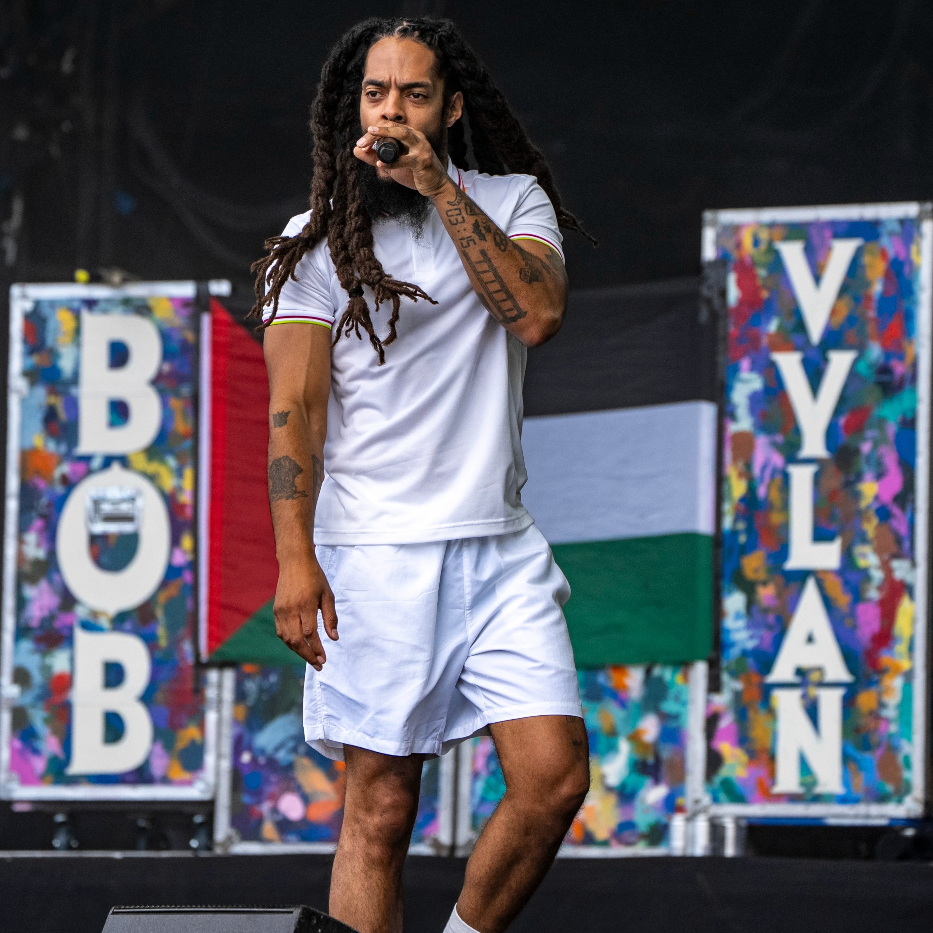 Israeli minister: BBC chief should resign over Glastonbury hate chant