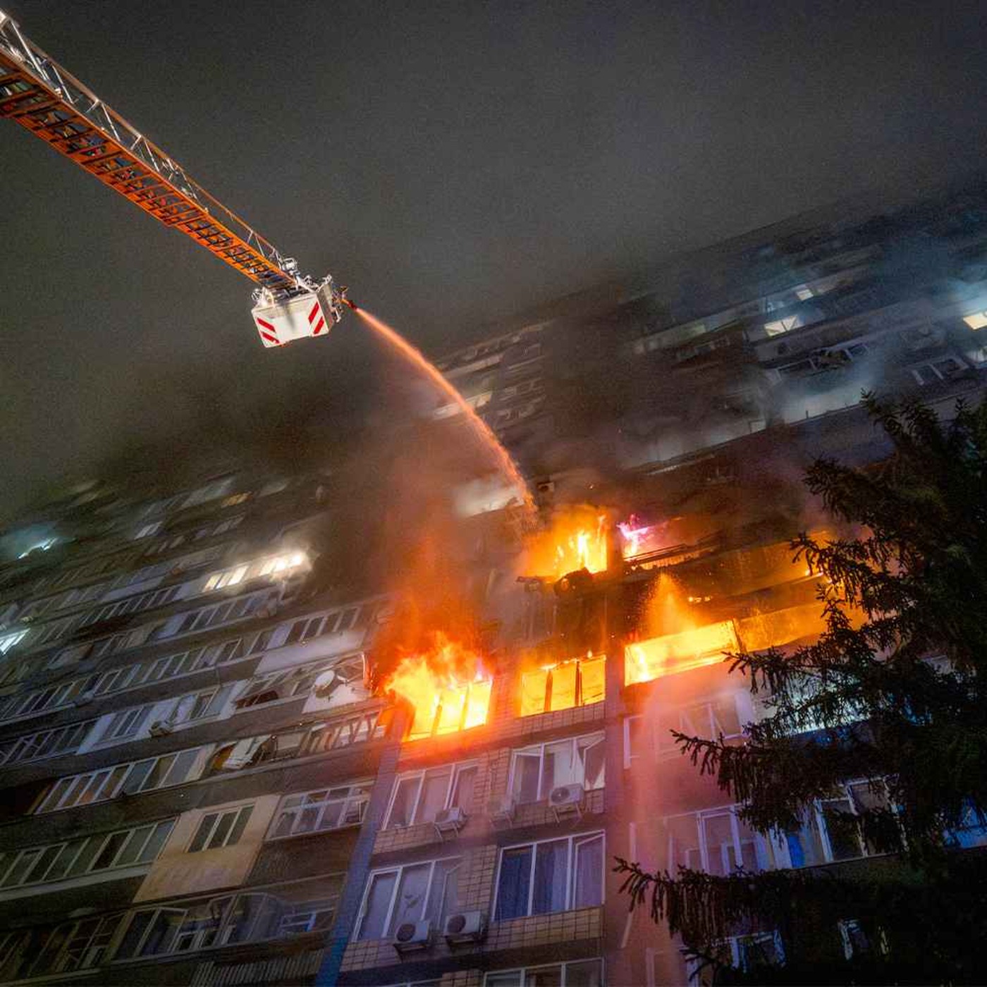 ‘Massive’ Russian attack knocks out Kyiv energy grid & what Gaza ceasefire means for Ukraine