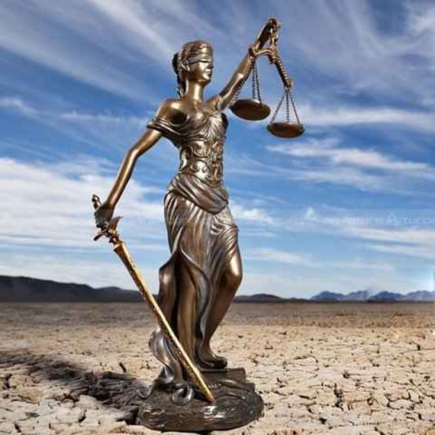 تفاوت قانون در جوامع احساسی با جوامع منطقی