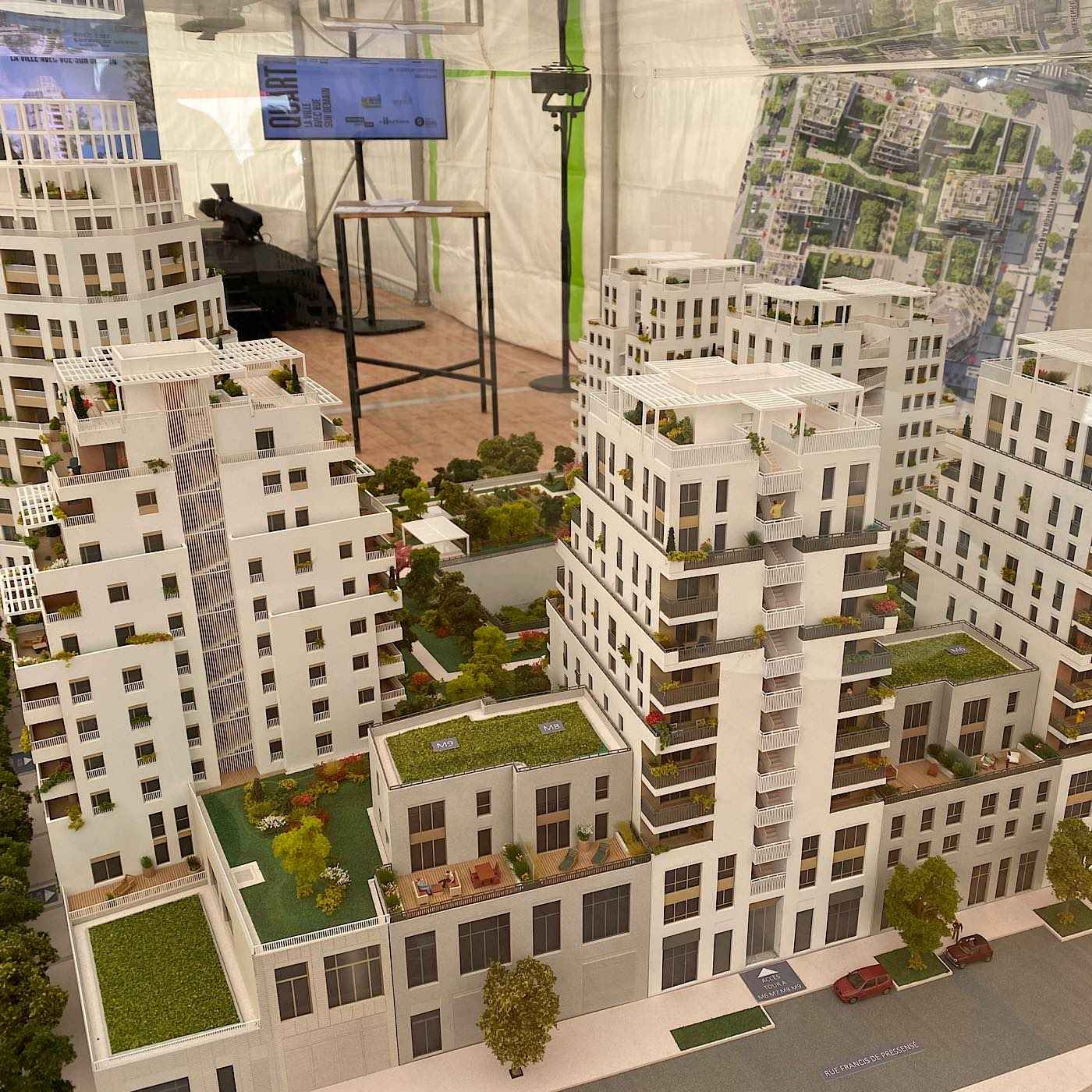 Extension des Gratte-Ciel : enfin les grues...