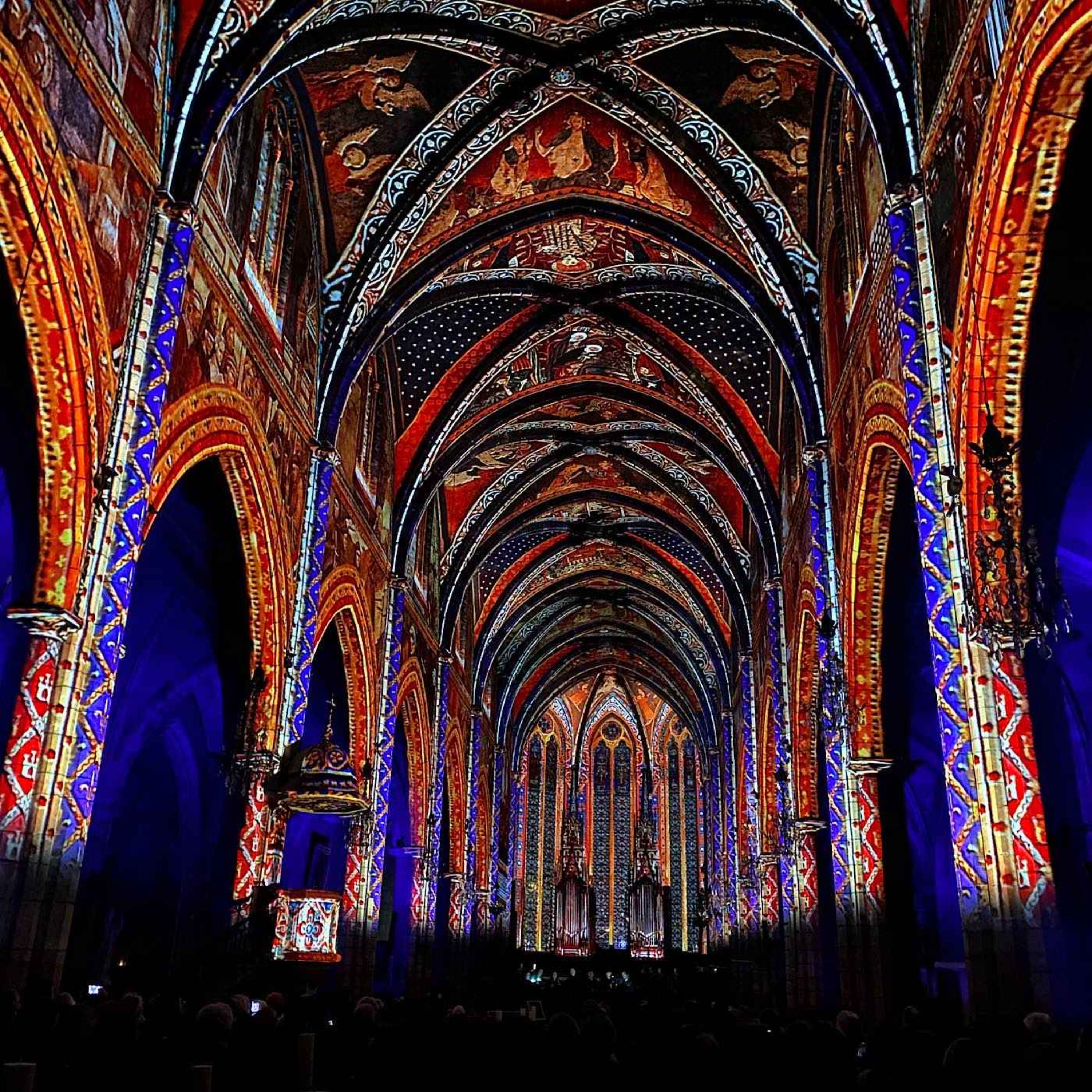 Luminescence : la basilique Saint-Bonaventure révélée par la lumière