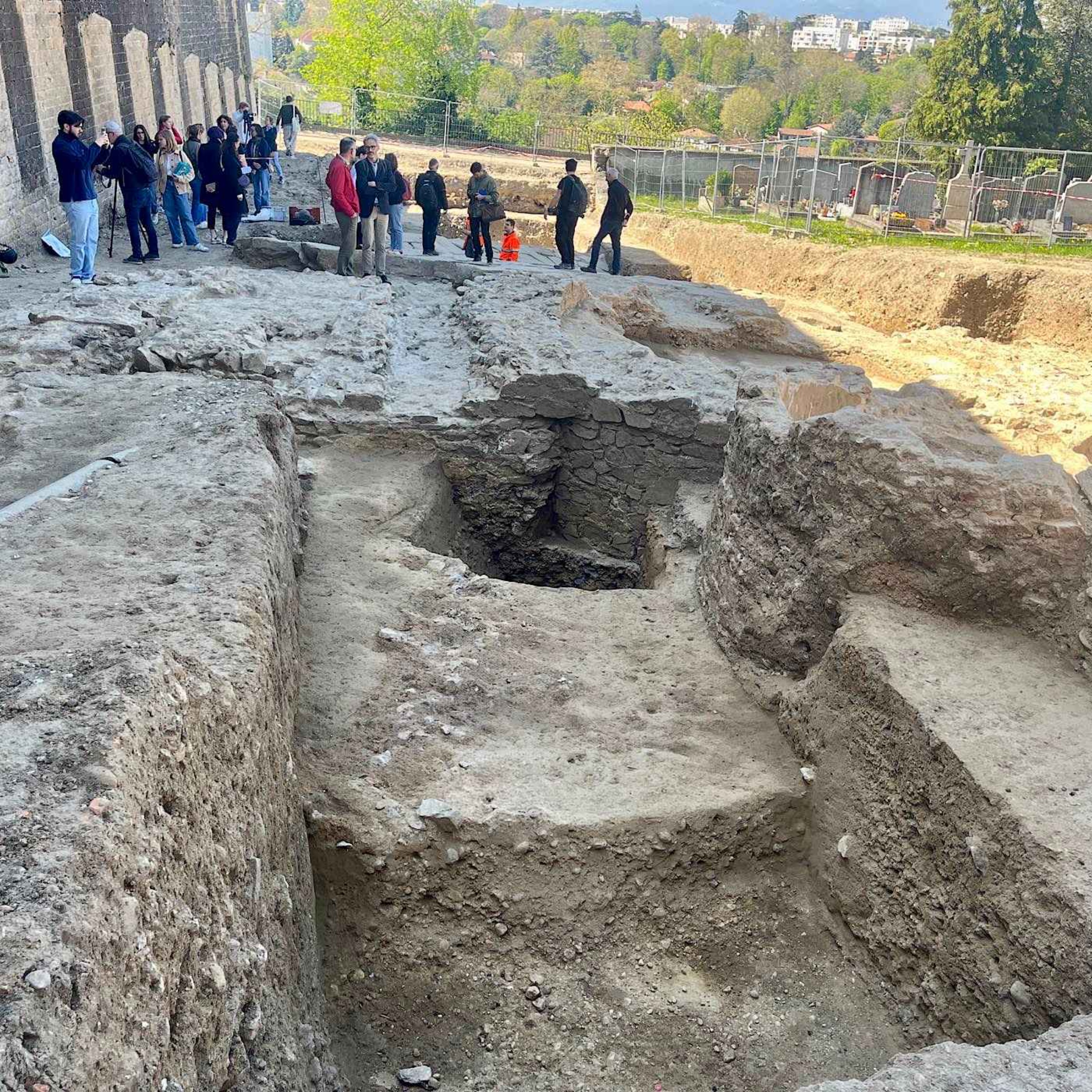 Des vestiges antiques révélés lors de fouilles archéologiques à Loyasse