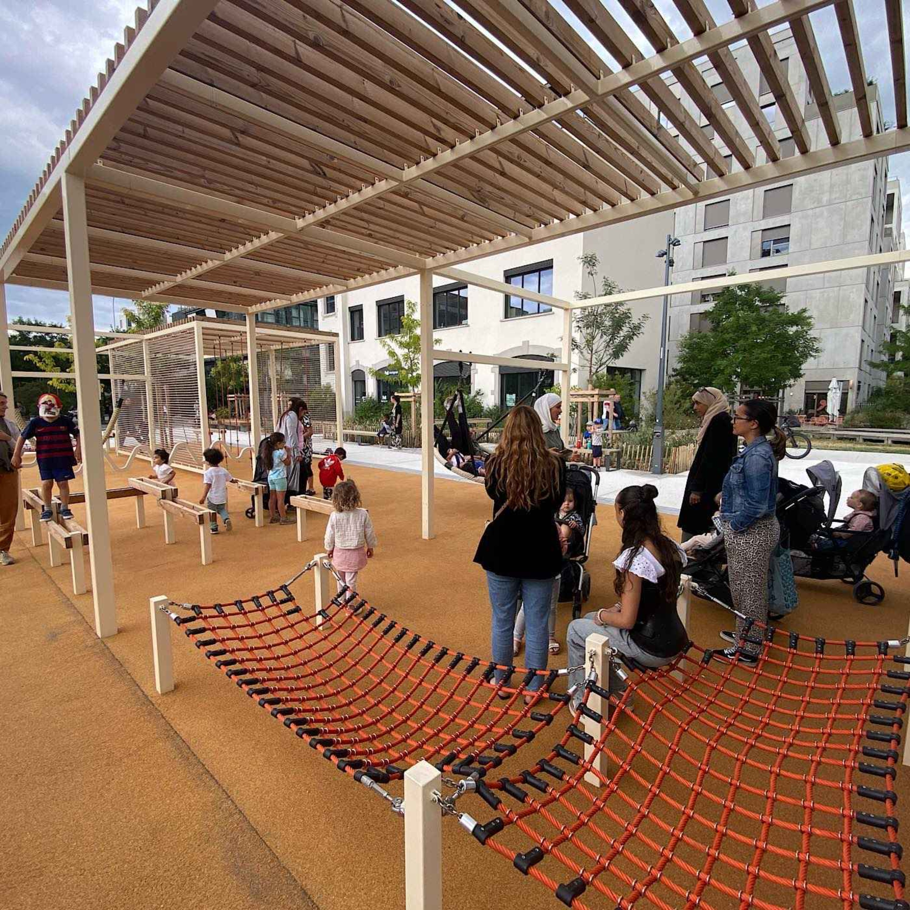 Place Vaclav Havel : un espace pour toutes les générations