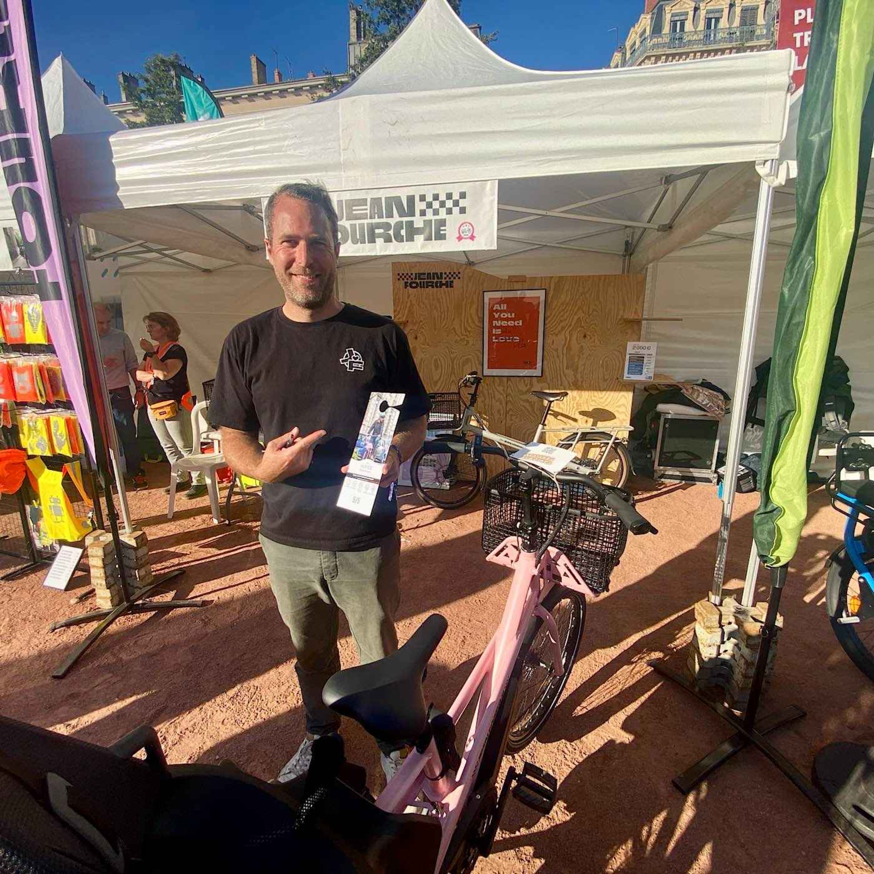 Mobilité douce : le vélo-cargo devient l'allié de tous les quotidiens