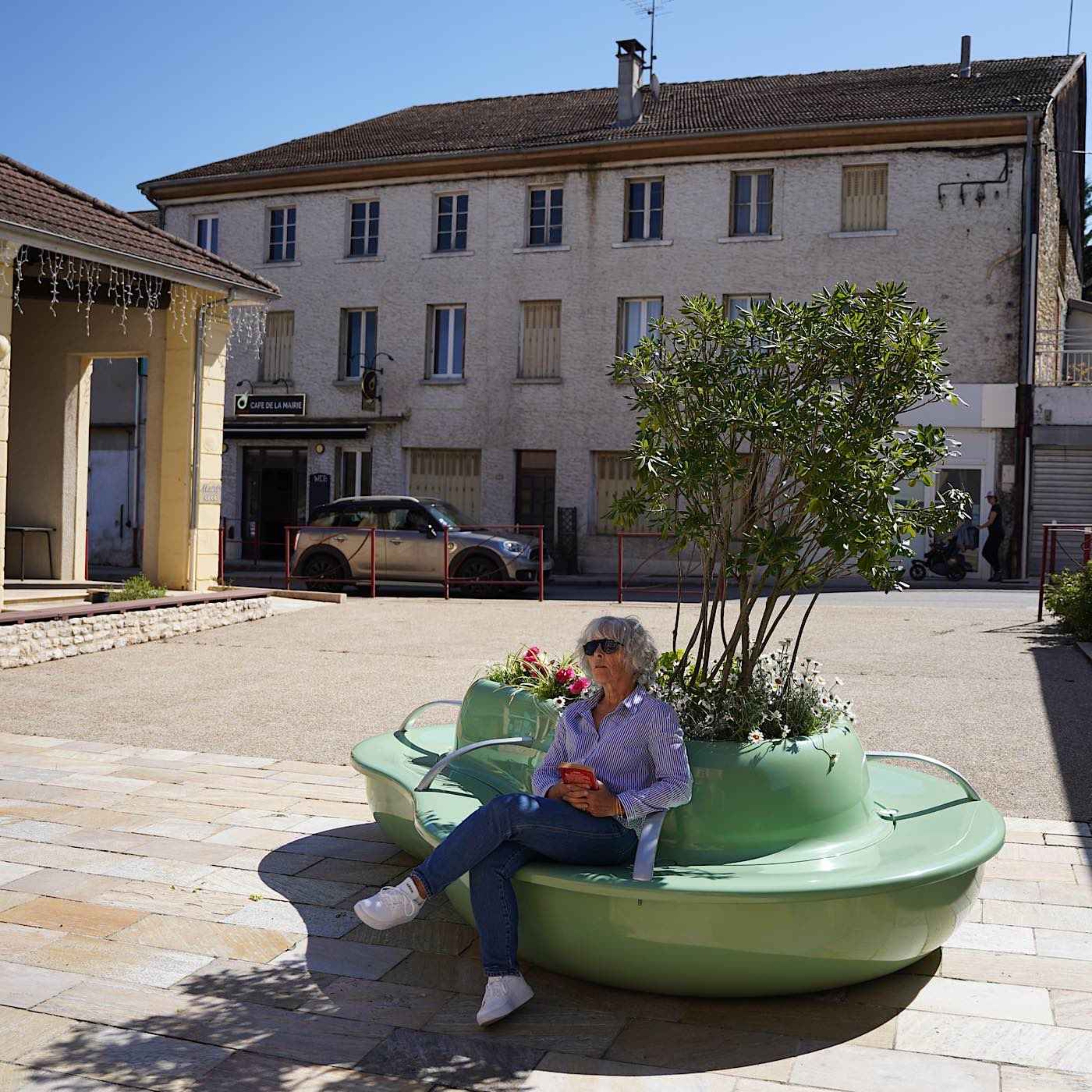 Rainbeau : du mobilier urbain capable de collecter l'eau de pluie