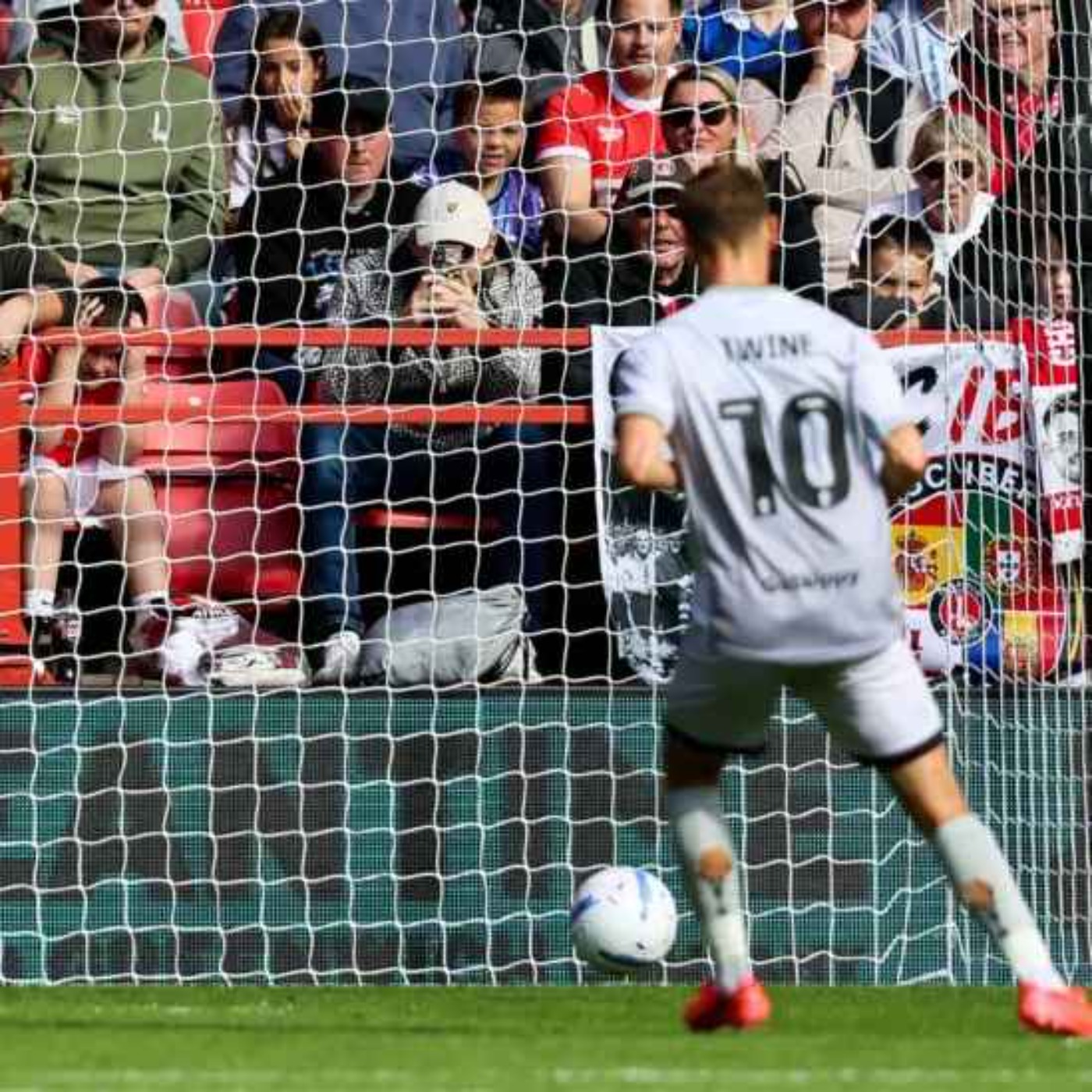 CHARLTON (A) the verdict ..... a point that was fully deserved in a bitty display