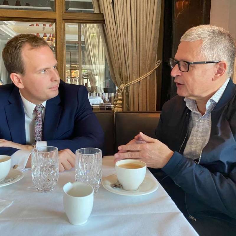 PowerLunch