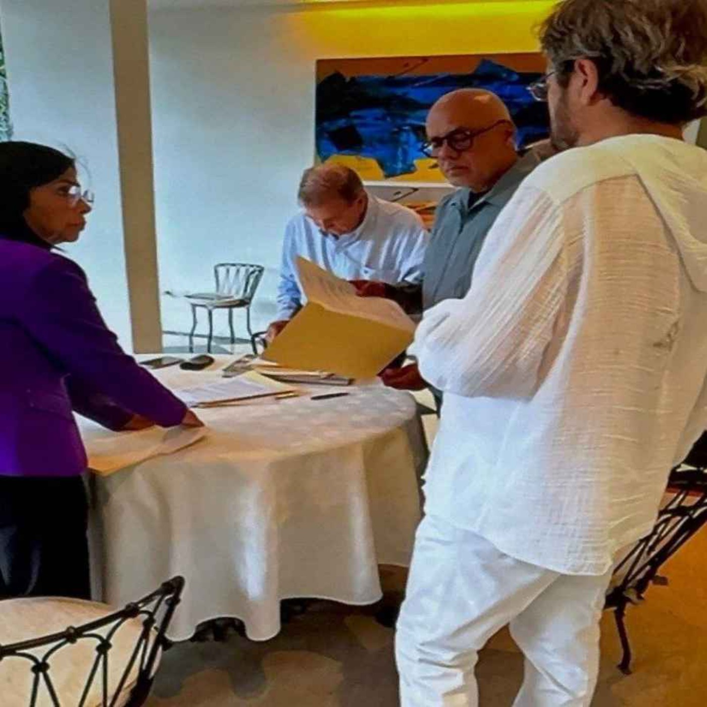 Frecuencia Noticias 580 - Sigue la polémica entre Caracas y Madrid episode artwork