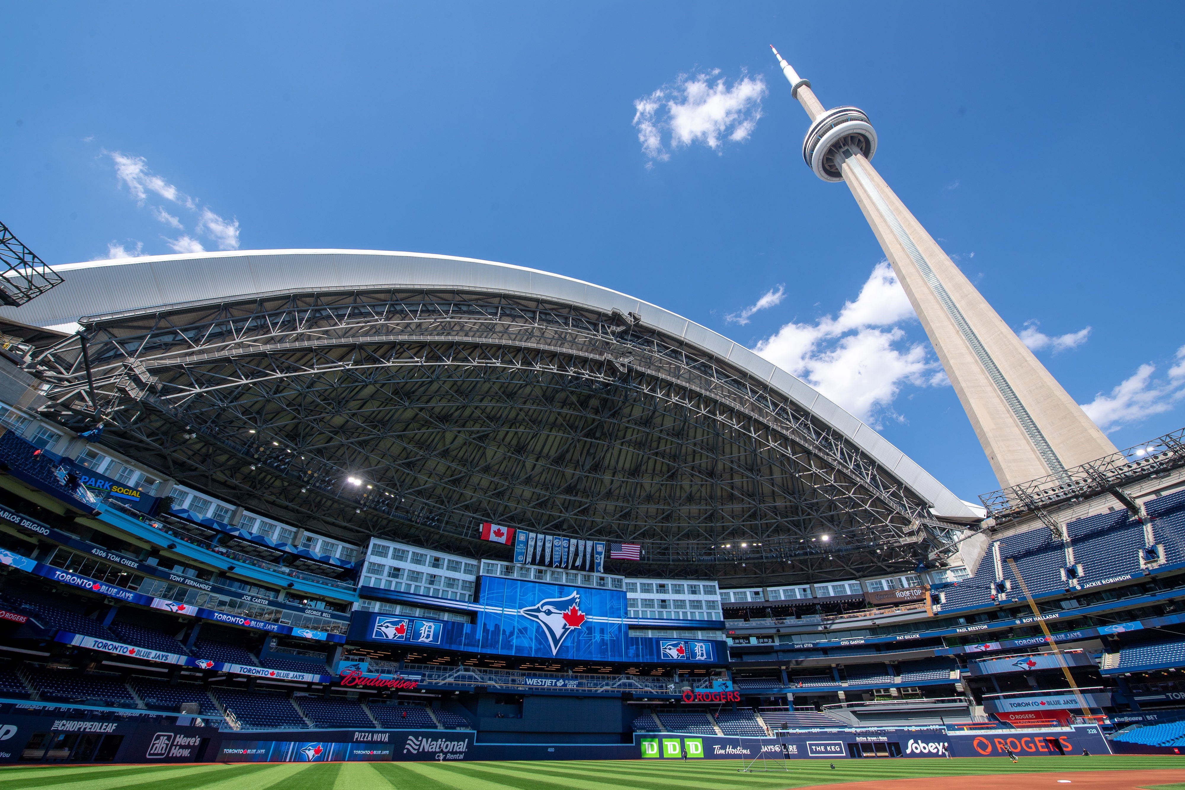 Blue Jays Happy Hour - Episode 93: Turtlenecks and Poutine Dogs