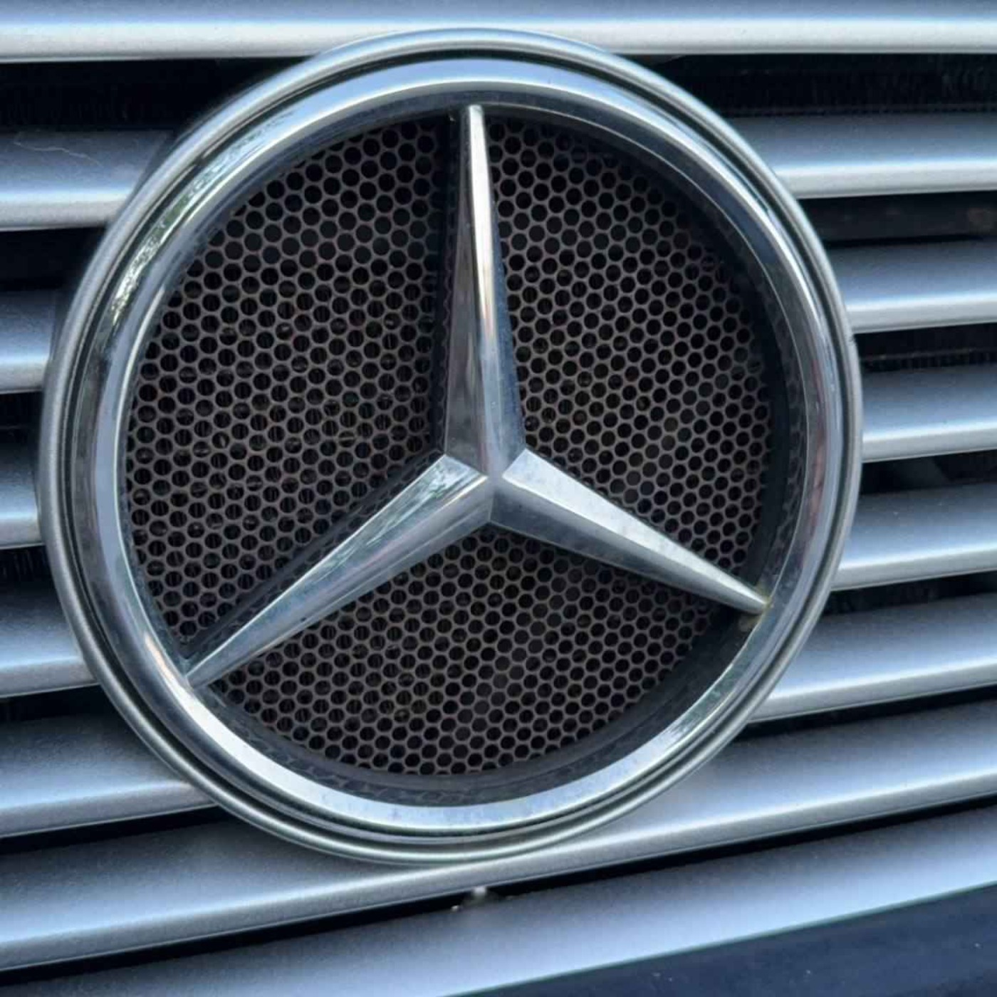 Endelig Geländewagen -  Pavens absurde bilsamling -  Dekkskam og jåledekk til Simens Porsche episode artwork