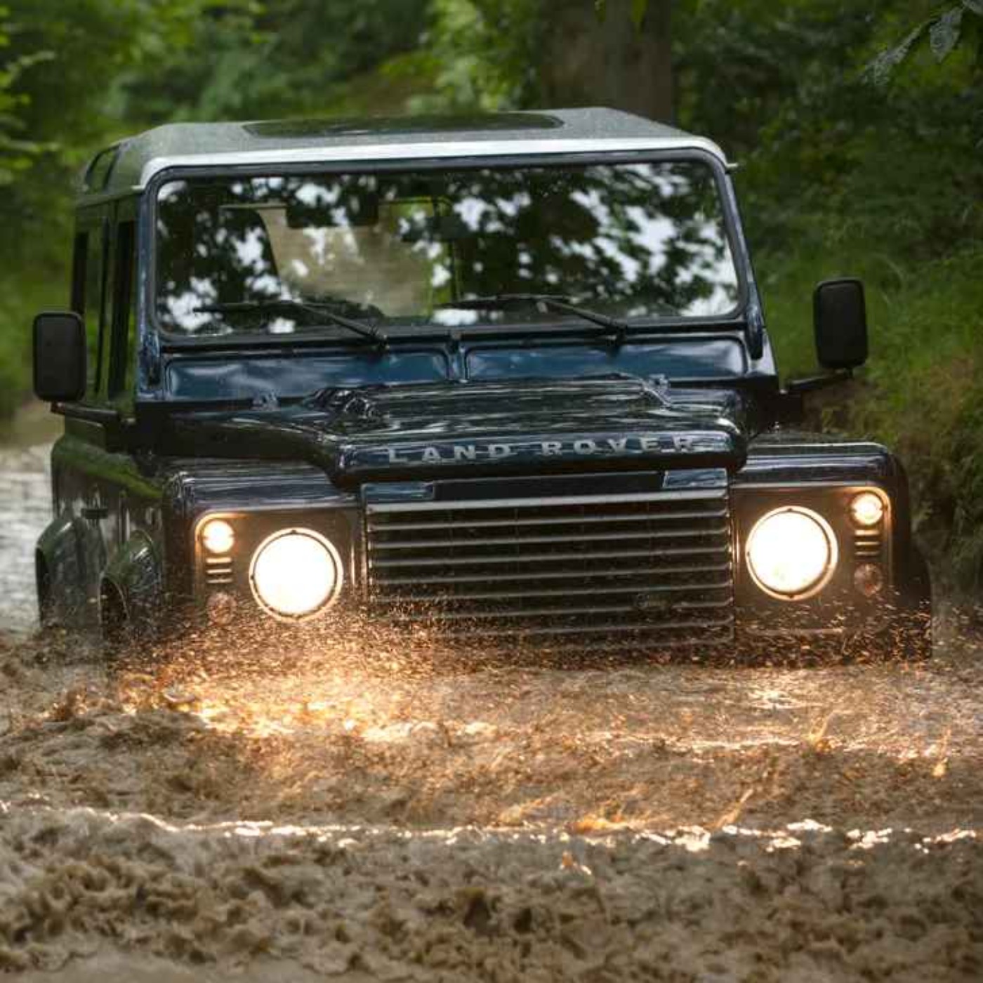 Hvem, hva, hvor i Land Rover - del 2 av 3 gjenhør episode artwork