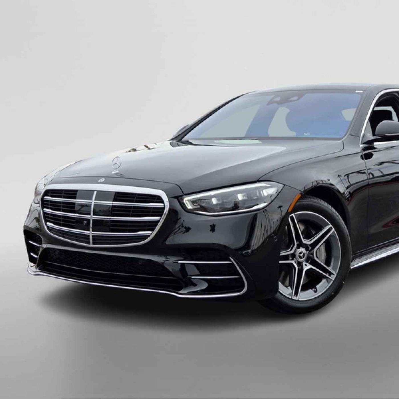 Vil du ha Model S eller sexrobot? - Er ny S-klasse fortsatt boss? Jeep-kaos på finn.no