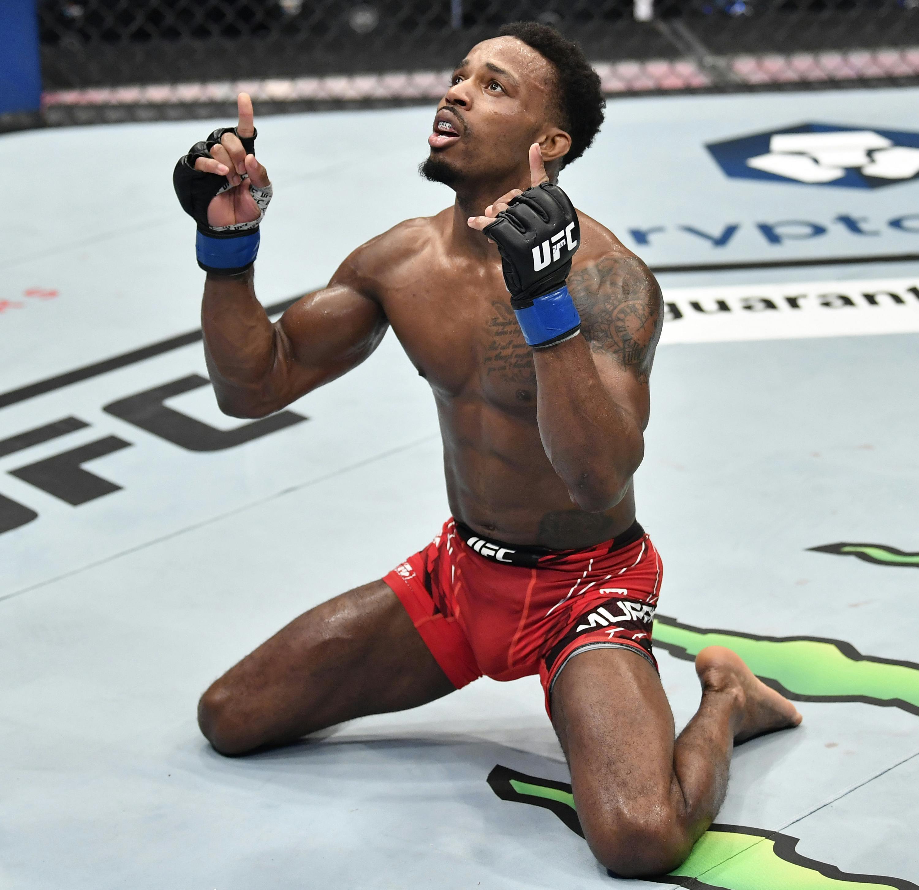 cover art for MMA PREVIEW: Lerone Murphy's coming of age night against legend Edson Barboza
