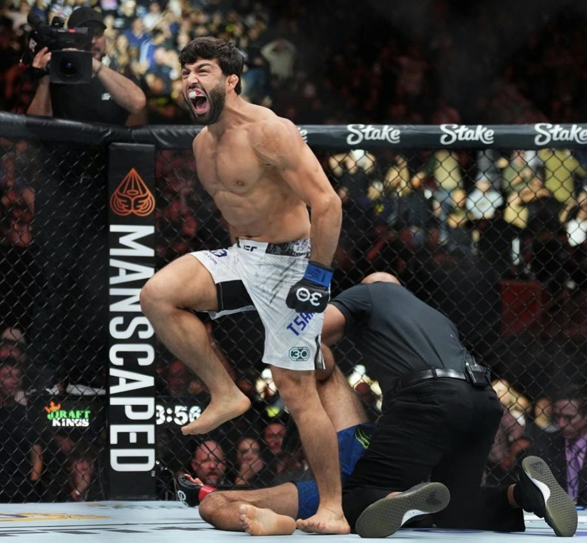 816. MMA REVIEW: A TSAR IS BORN