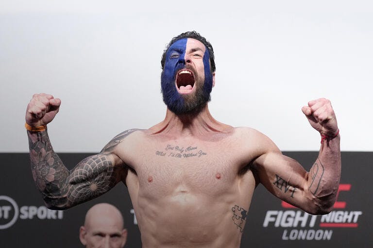 808. MMA PREVIEW: ROARING UP THE MIDDLE