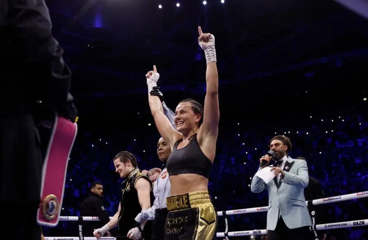 731: BOXING REVIEW: STING IN THE TAYL