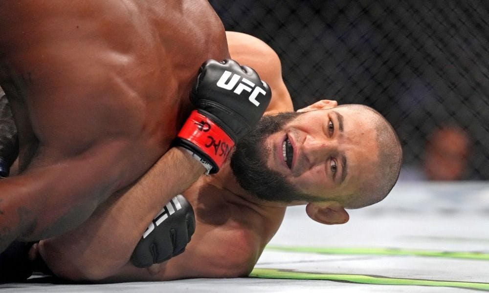 622: TAKING NECKS AND CASHING CHEQUES